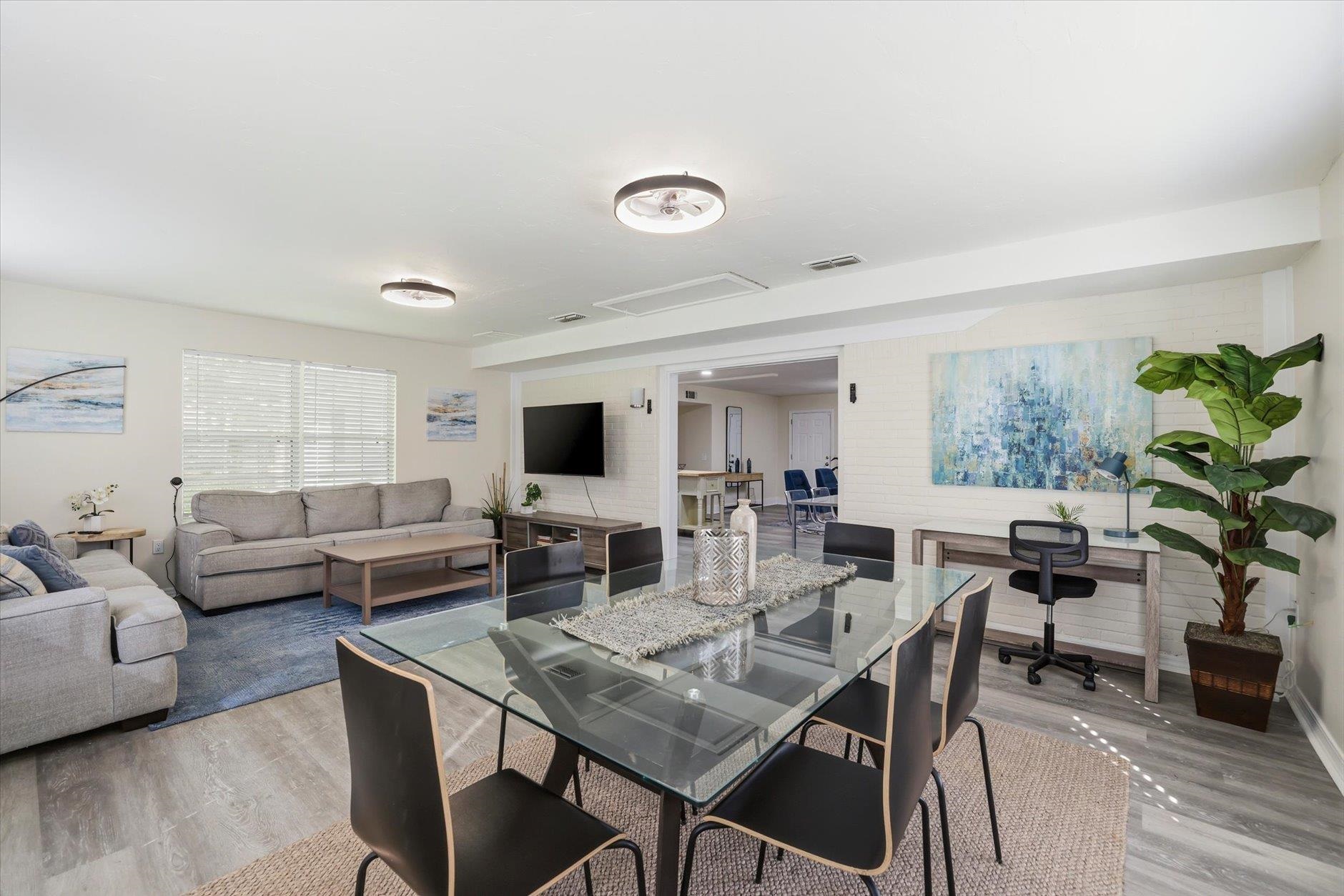 2153 LONGVIEW Drive