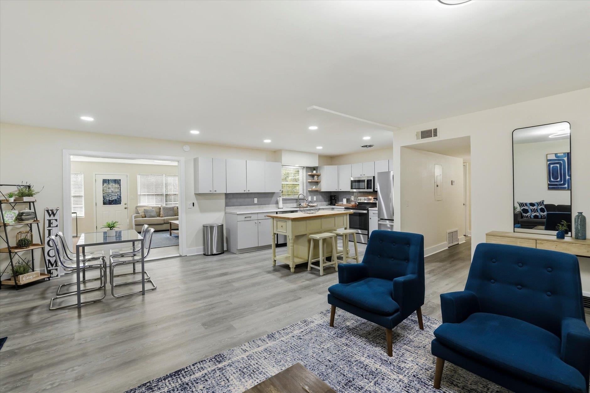 2153 LONGVIEW Drive
