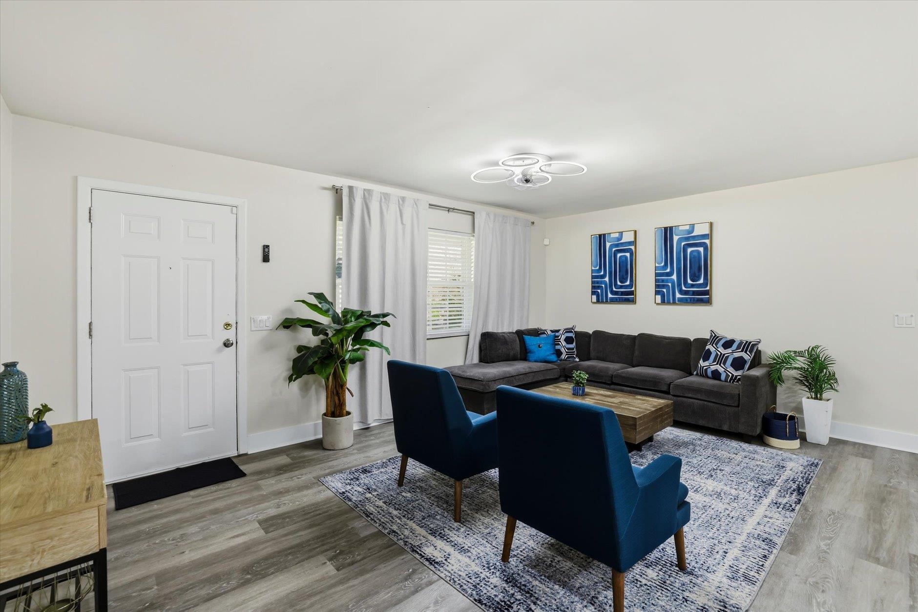 2153 LONGVIEW Drive