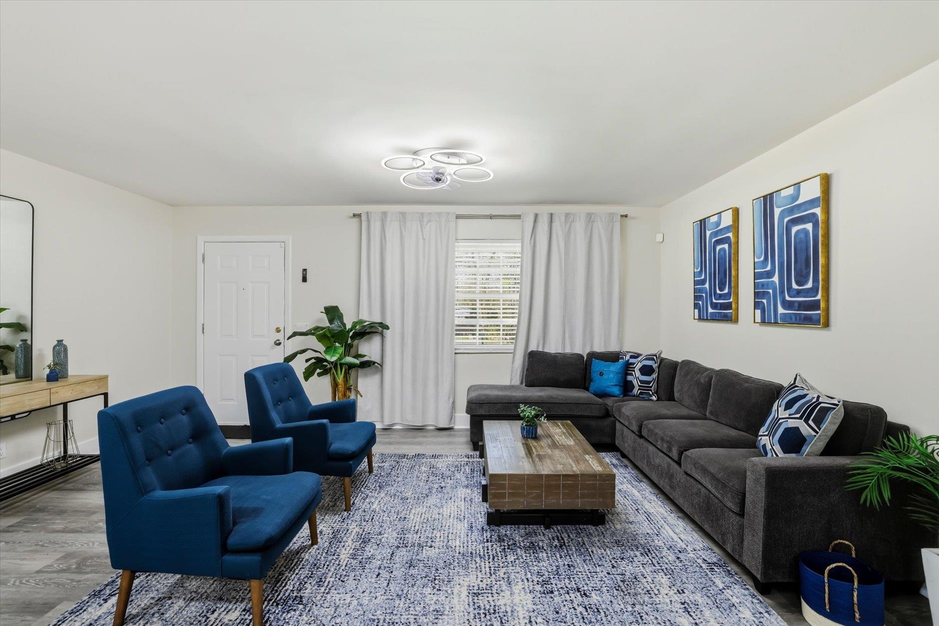 2153 LONGVIEW Drive