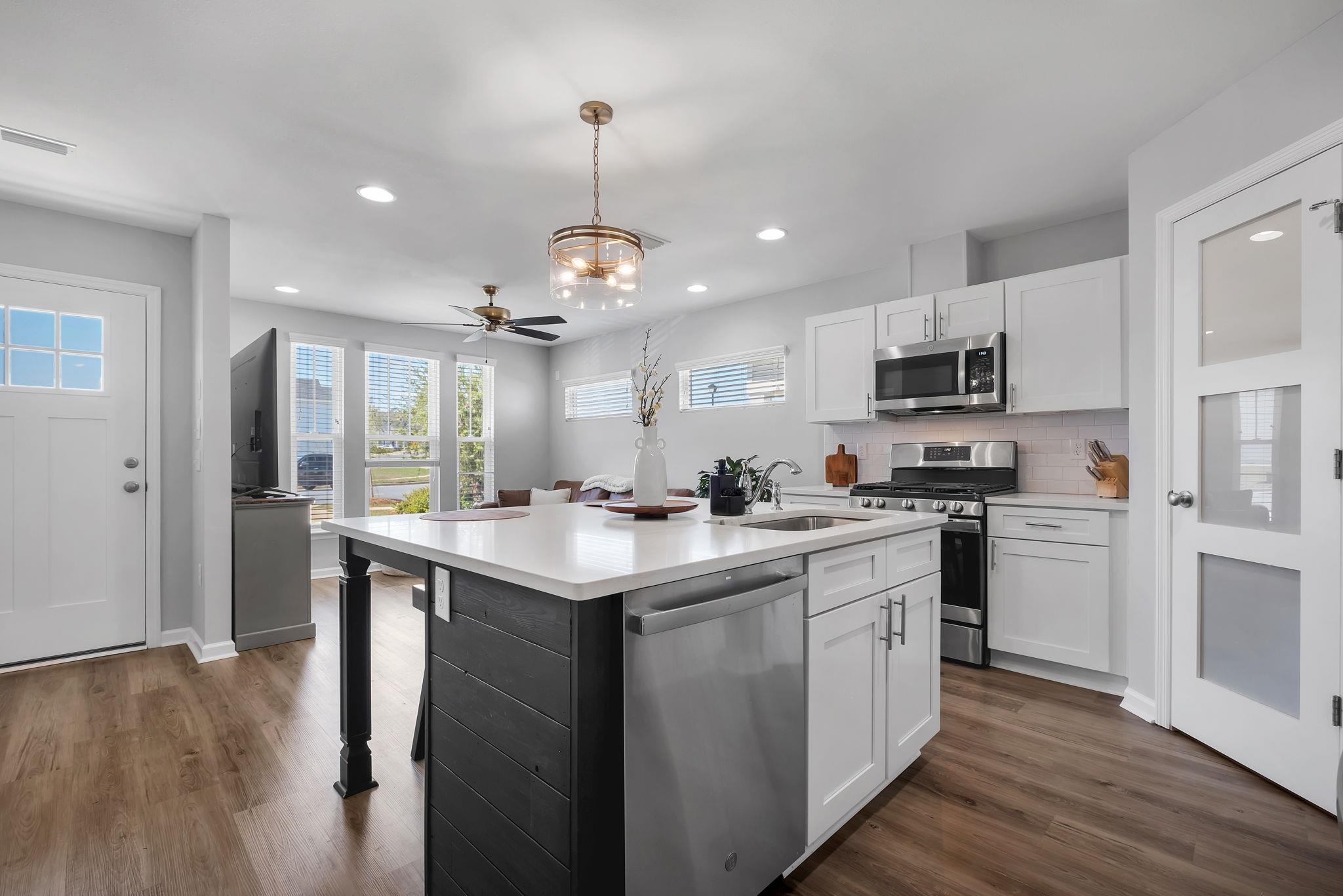 3615 Meadow Vista Lane