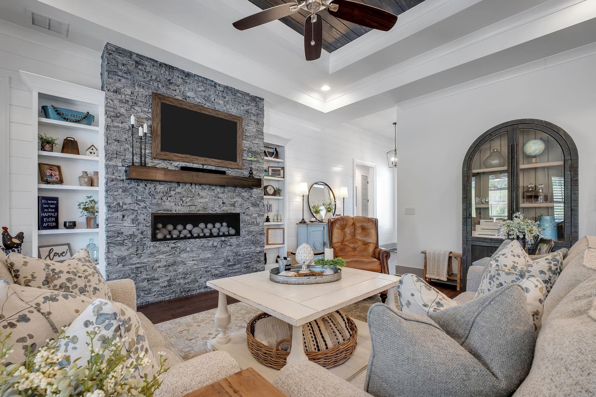 3148 Magazine Circle