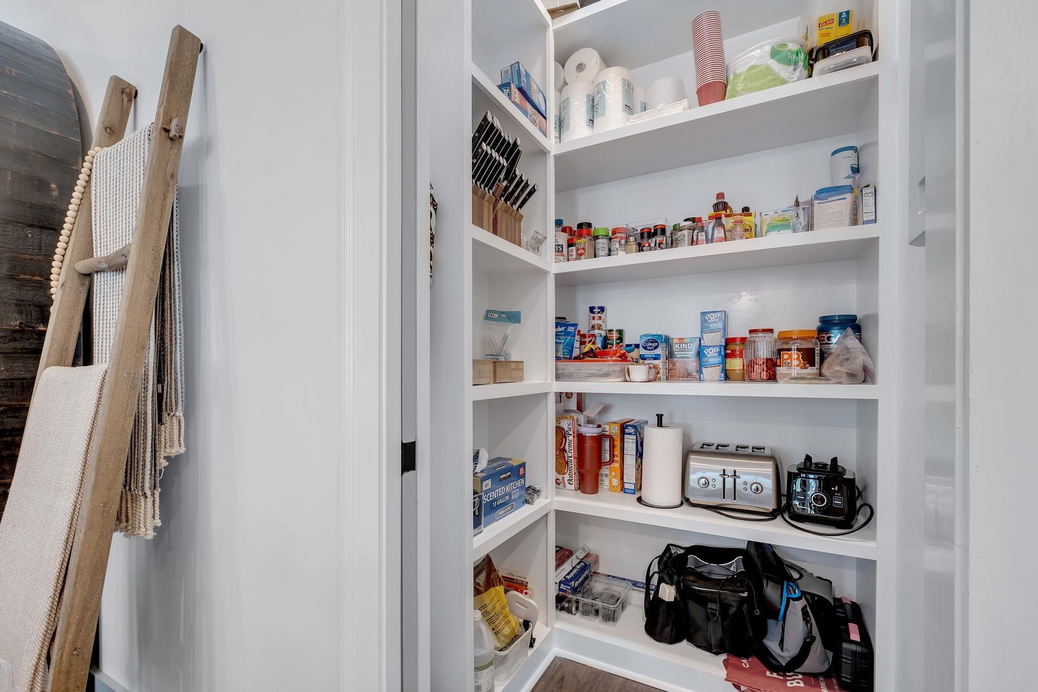 3148 Magazine Circle