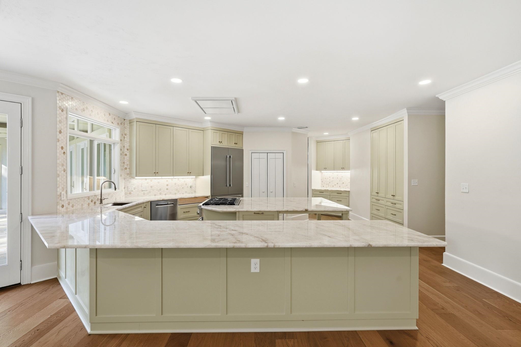 278 E Rosehill Drive