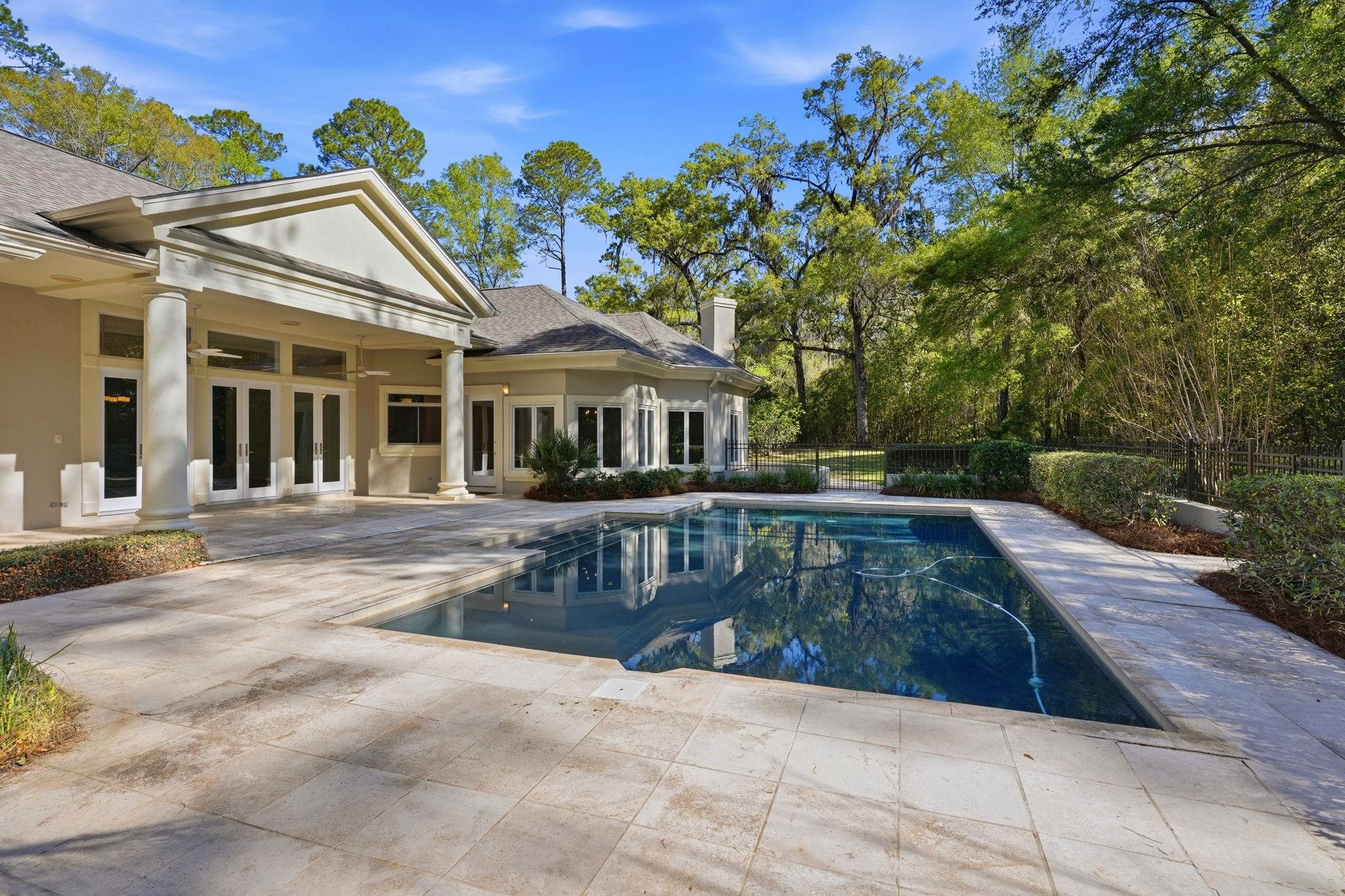 278 E Rosehill Drive