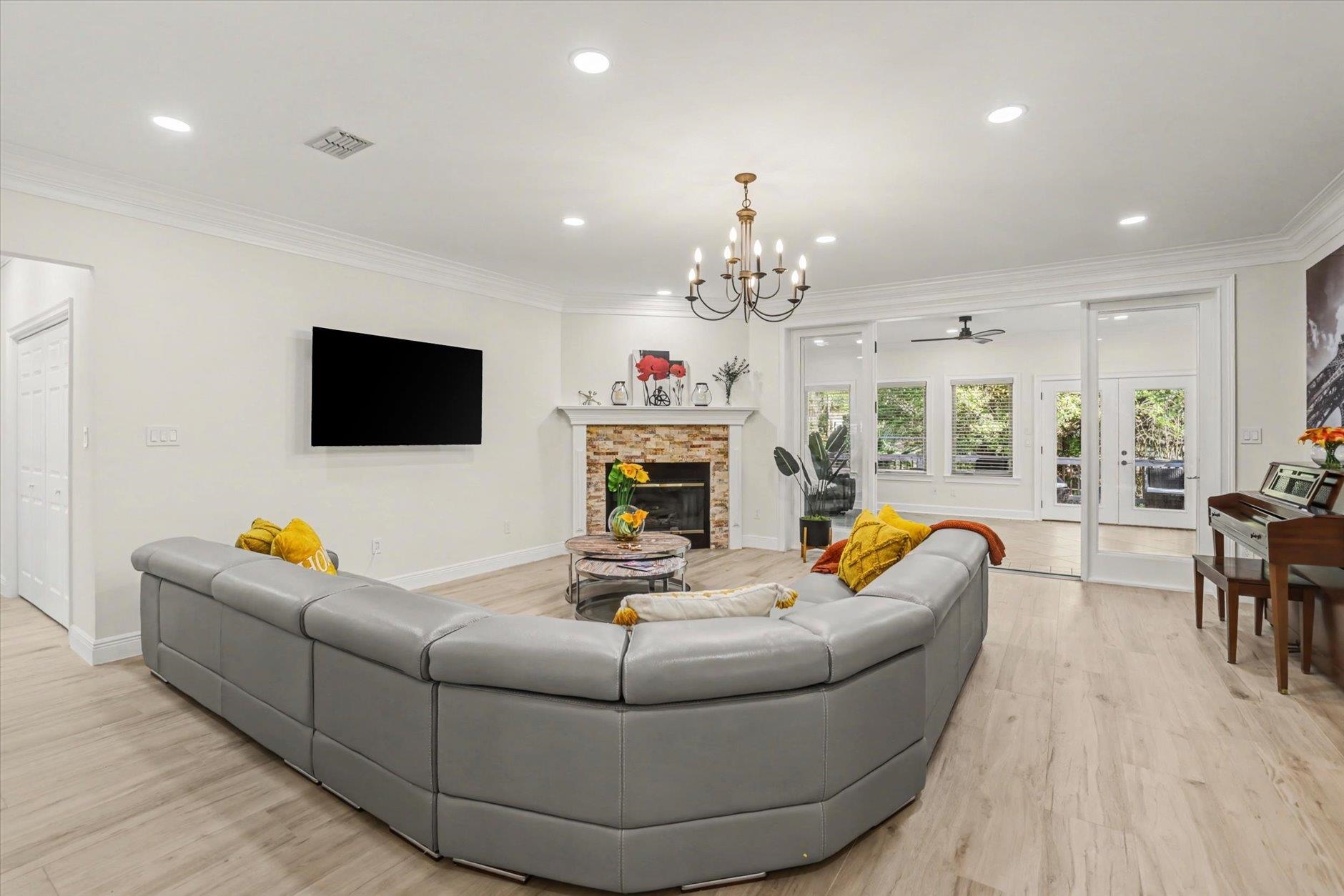 5335 PEMBRIDGE Place