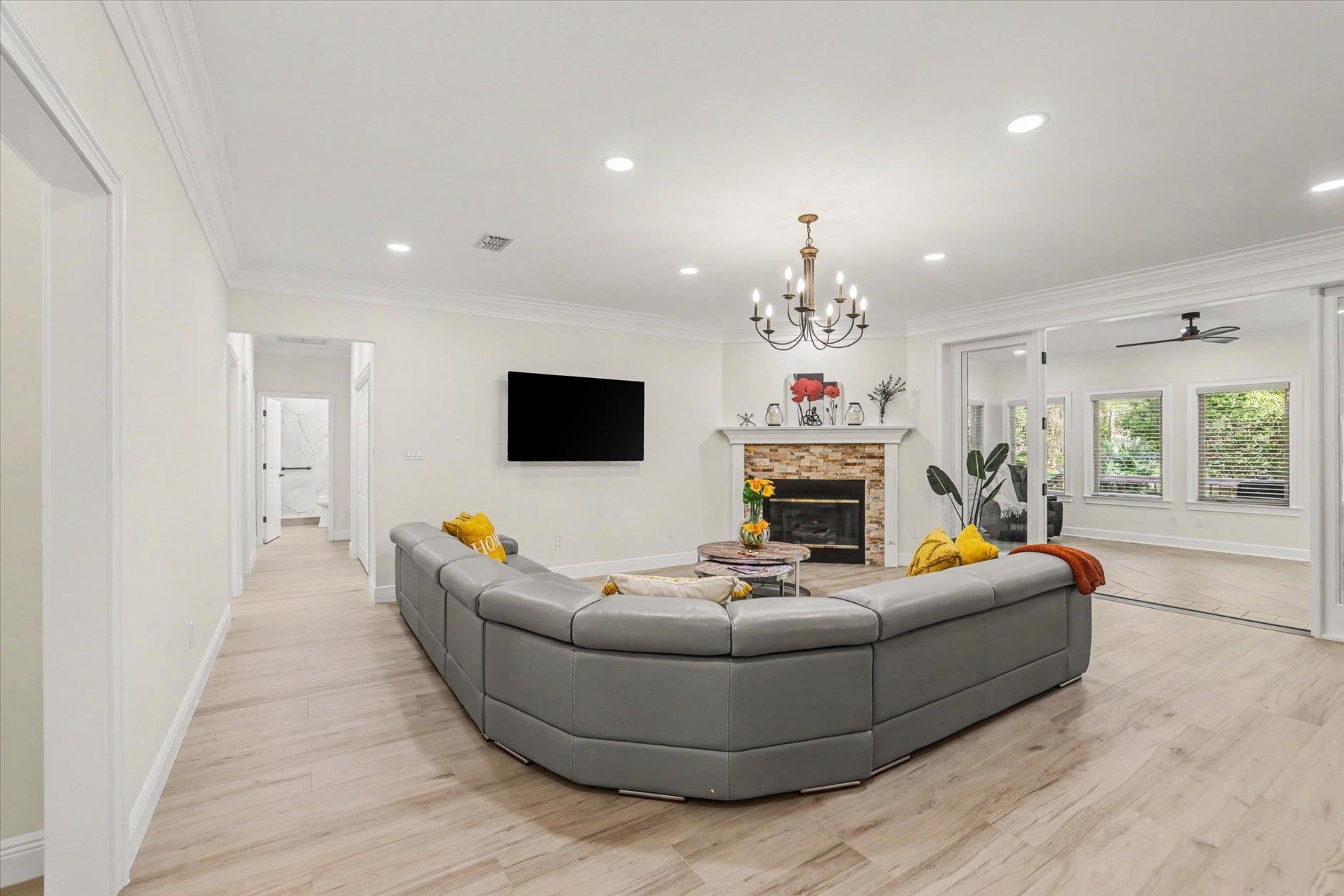 5335 PEMBRIDGE Place