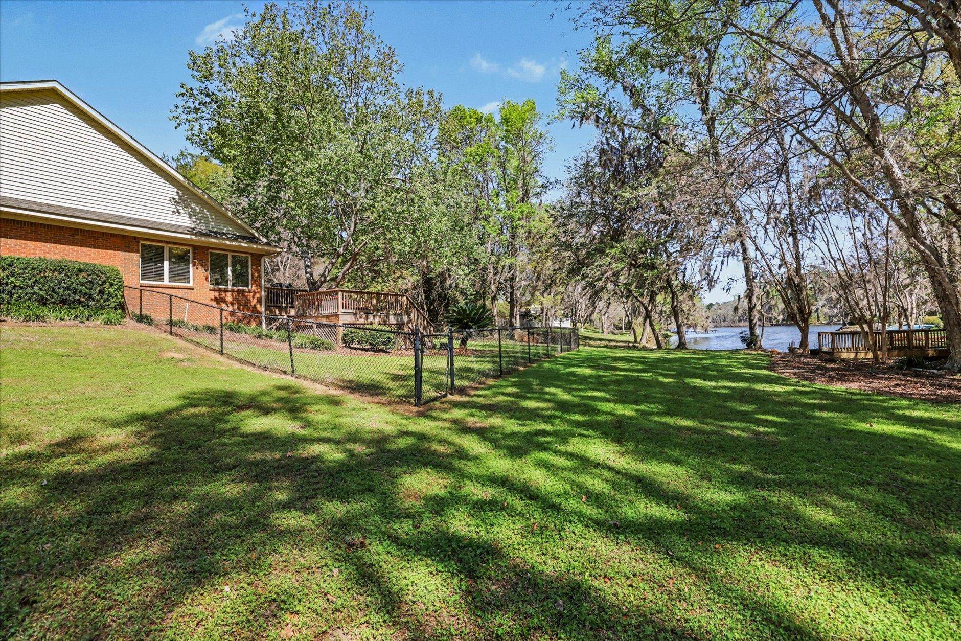5335 PEMBRIDGE Place