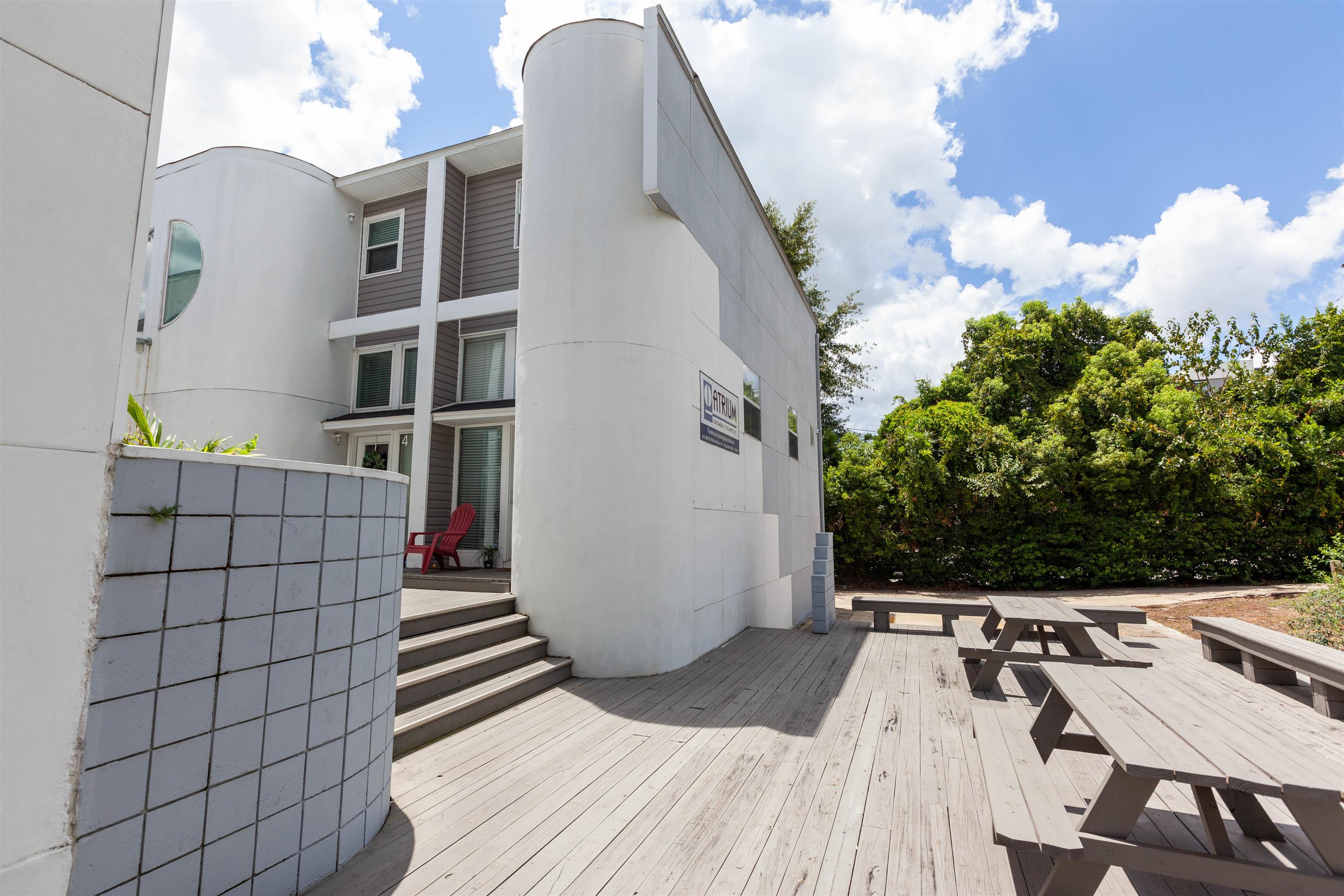 815 W PENSACOLA Street