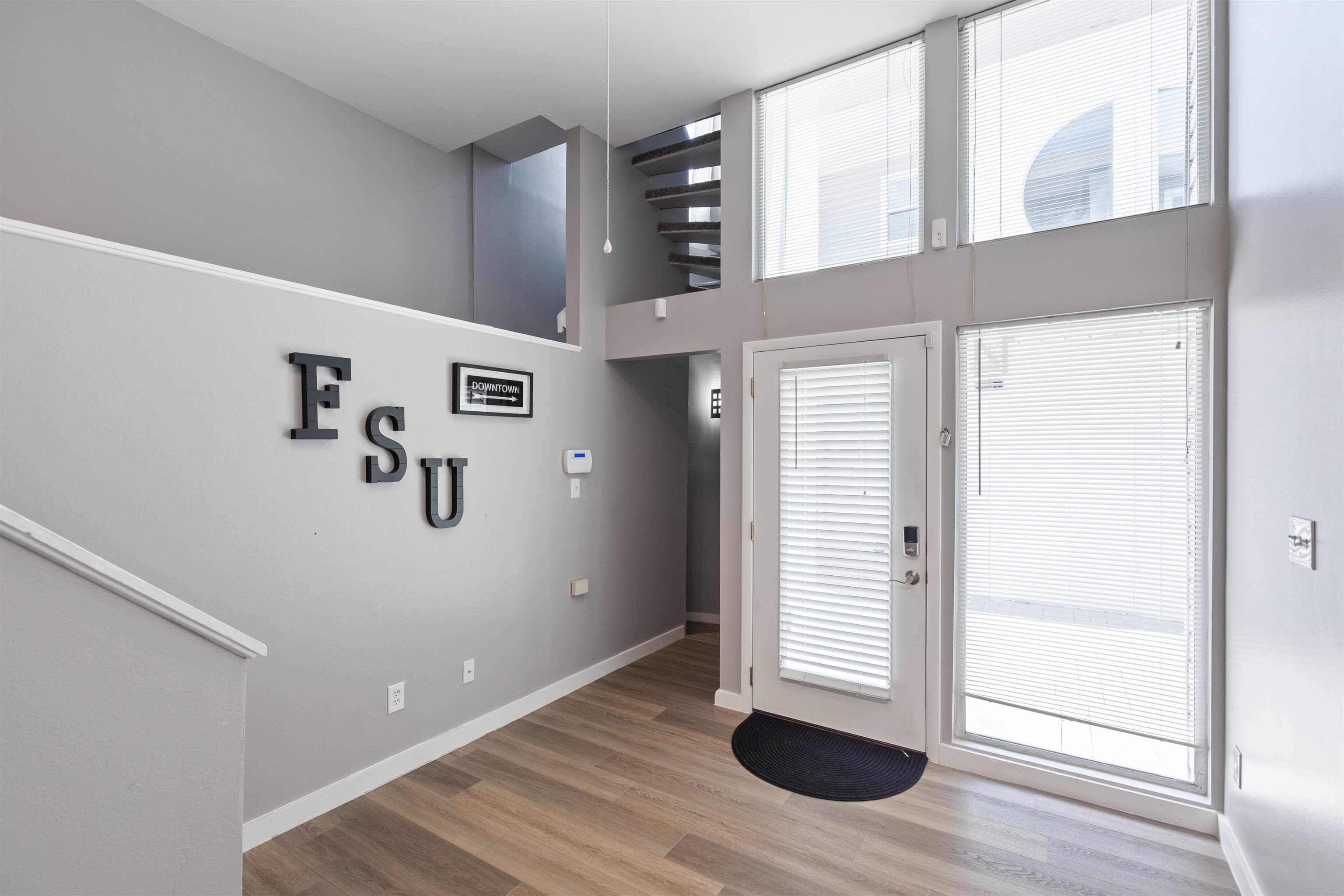 815 W PENSACOLA Street