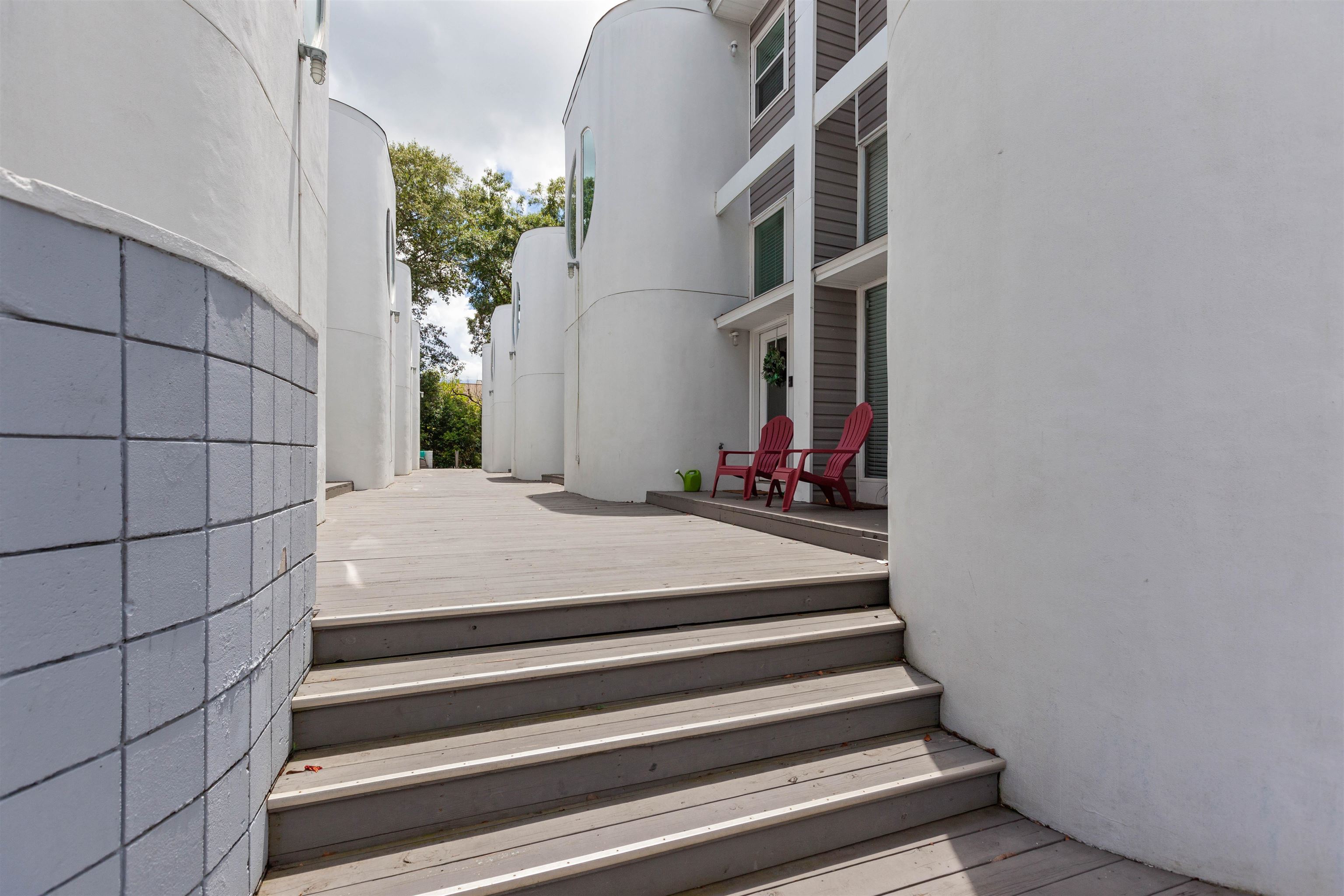 815 W PENSACOLA Street