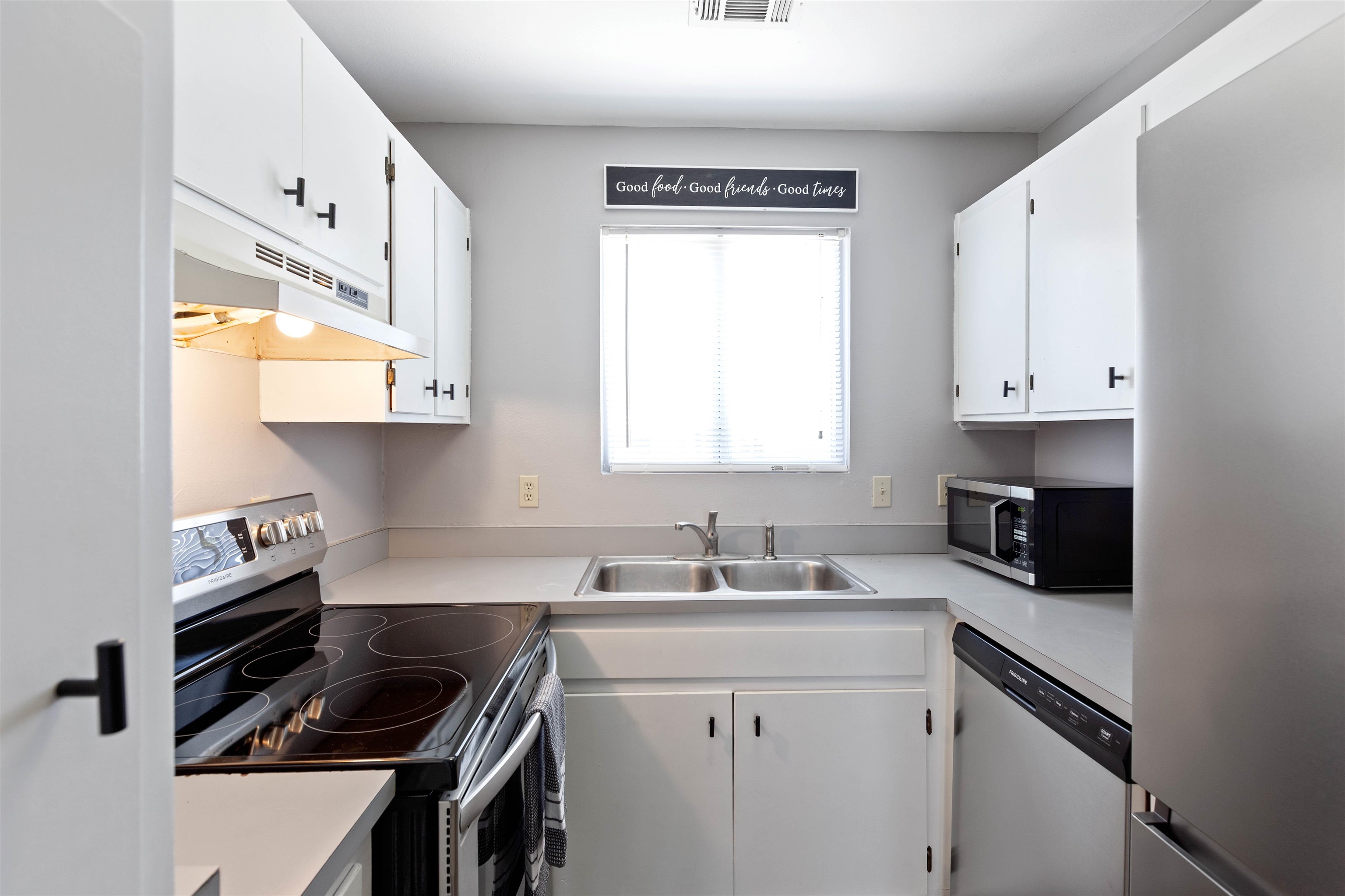 815 W PENSACOLA Street