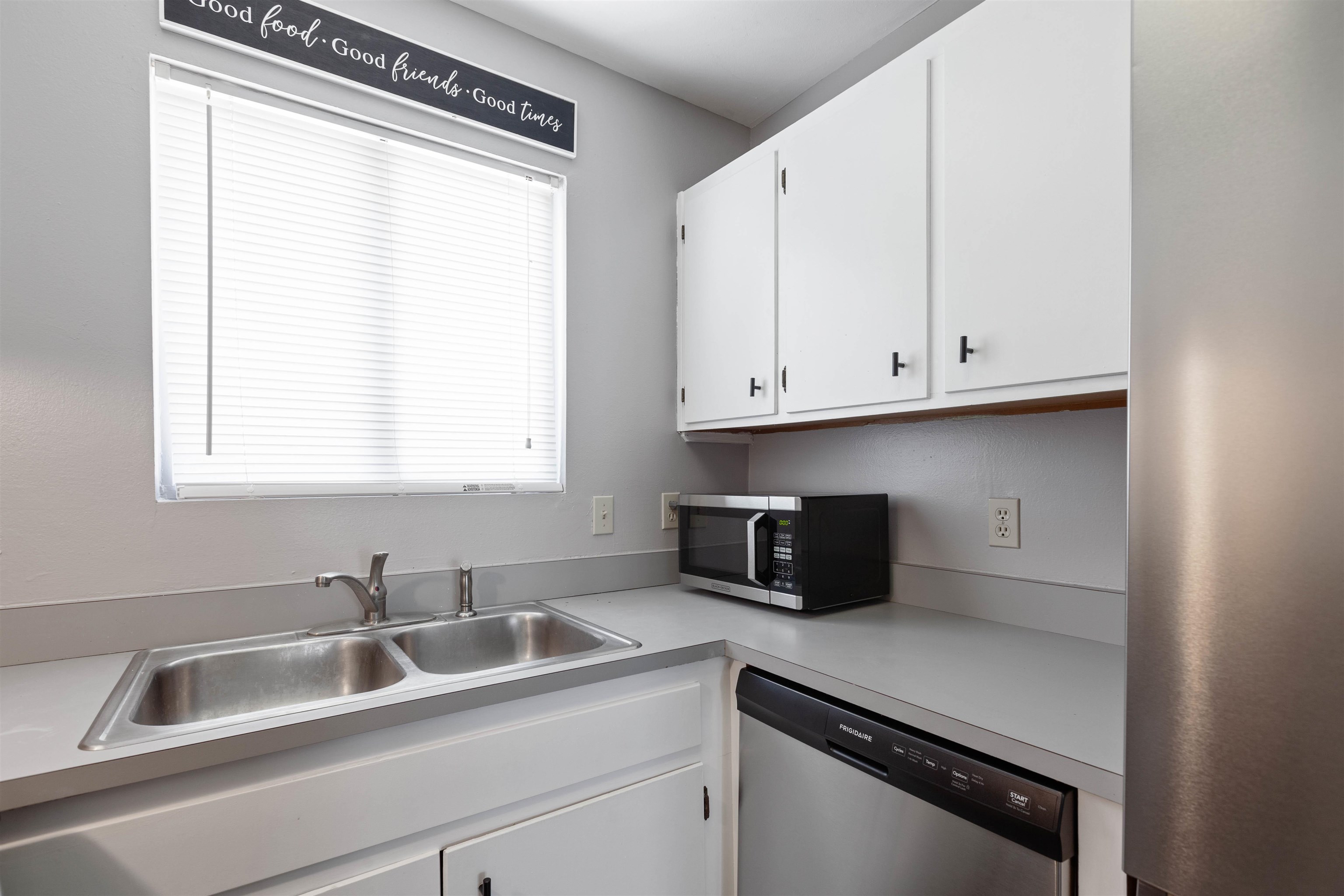 815 W PENSACOLA Street