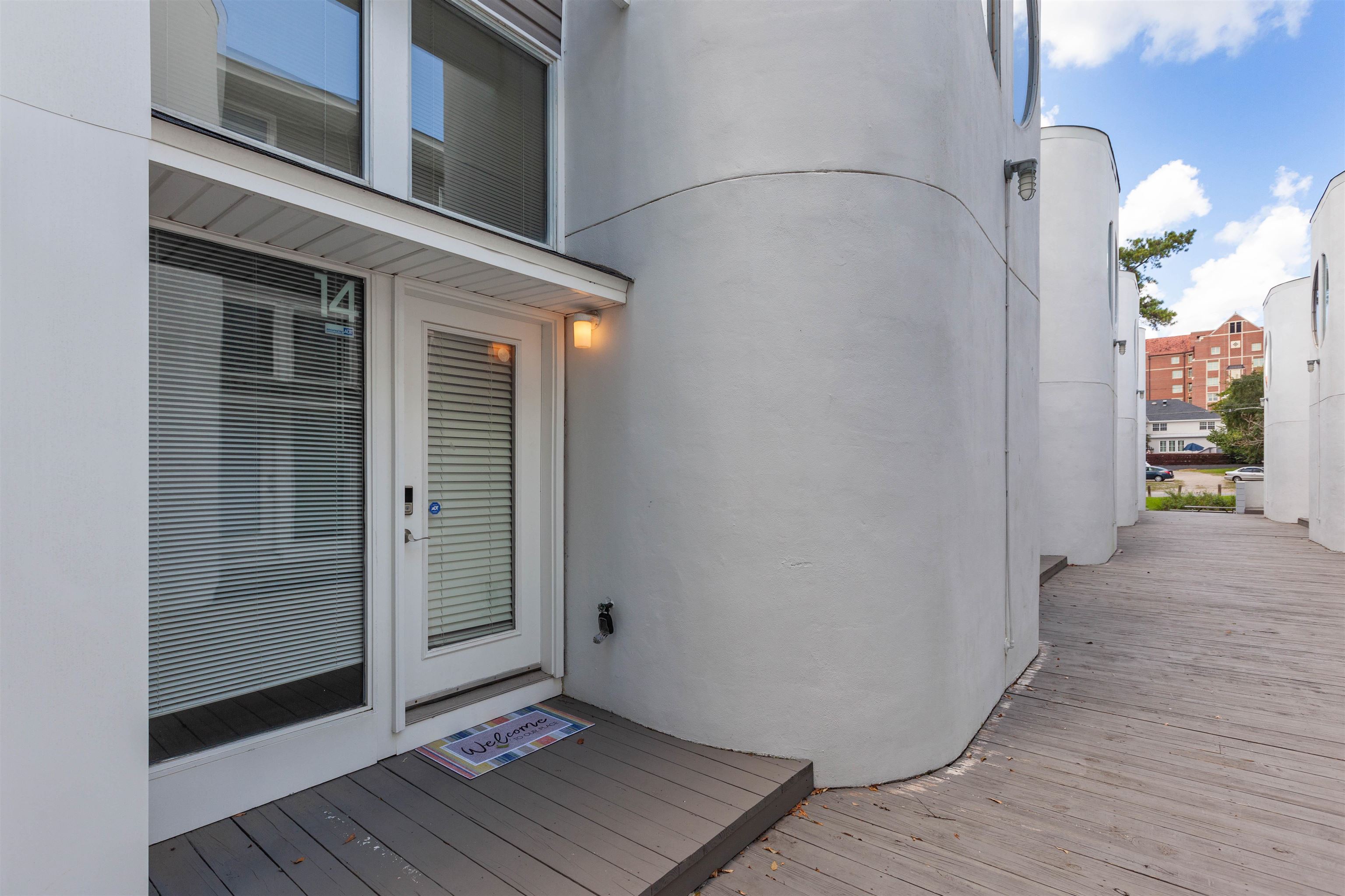 815 W PENSACOLA Street