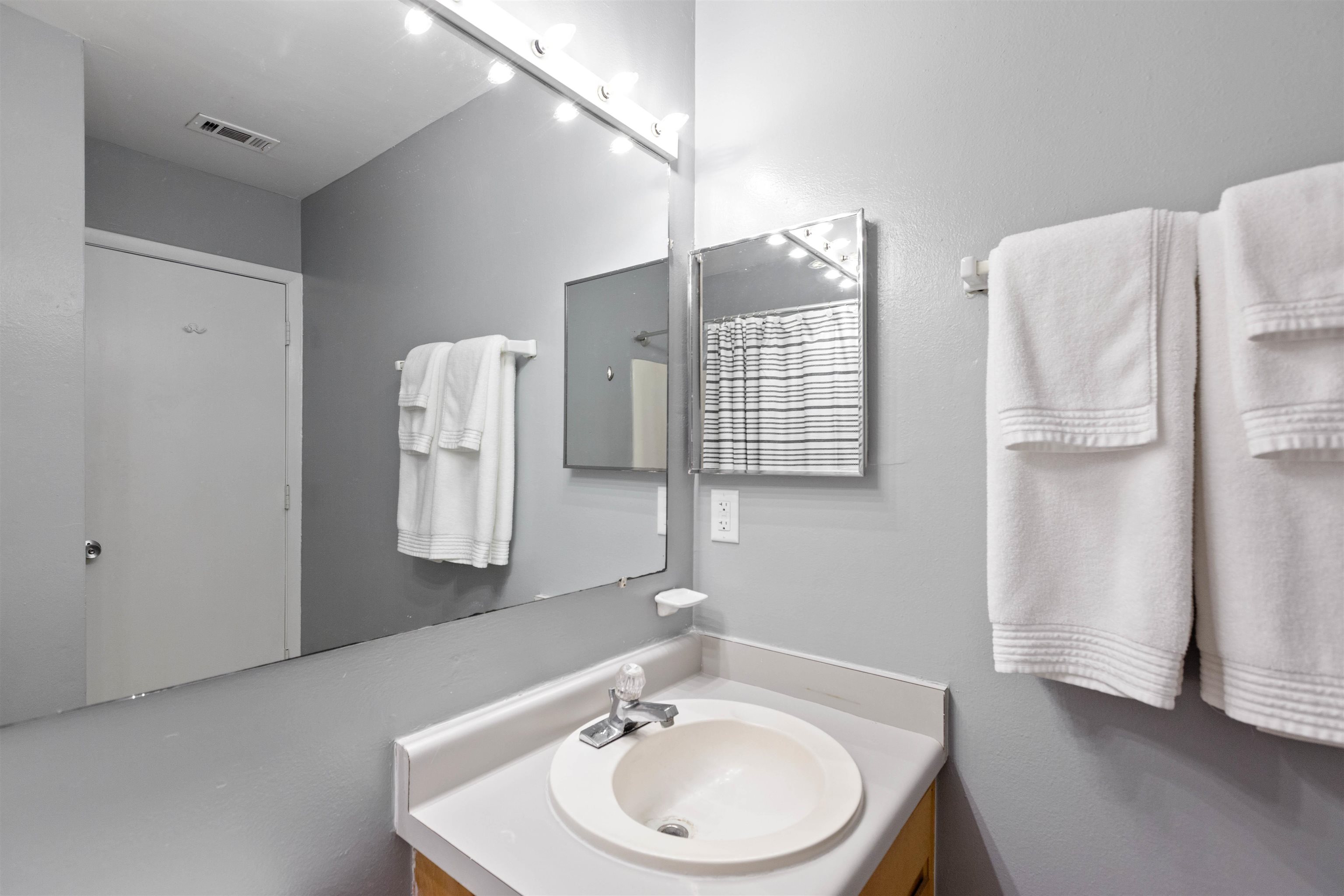 815 W PENSACOLA Street