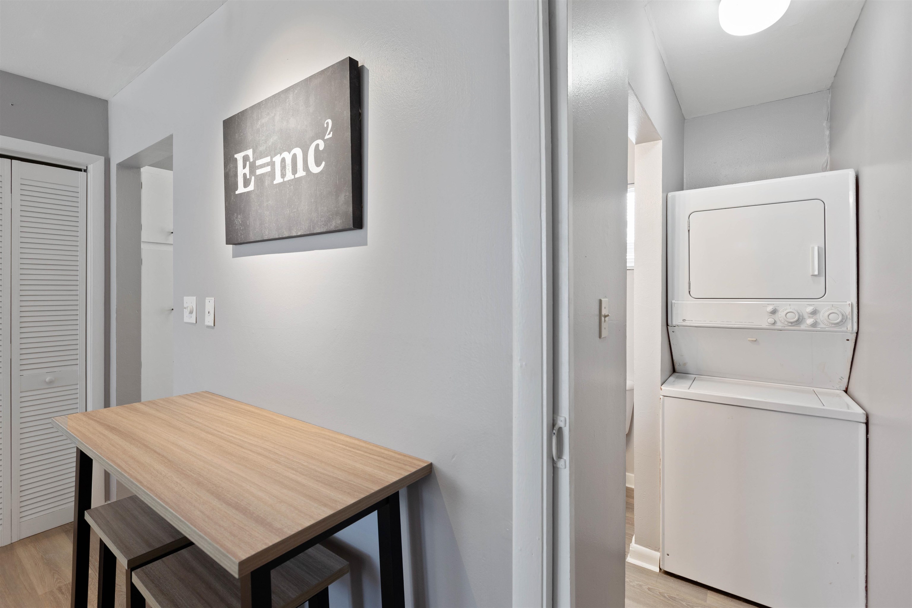 815 W PENSACOLA Street