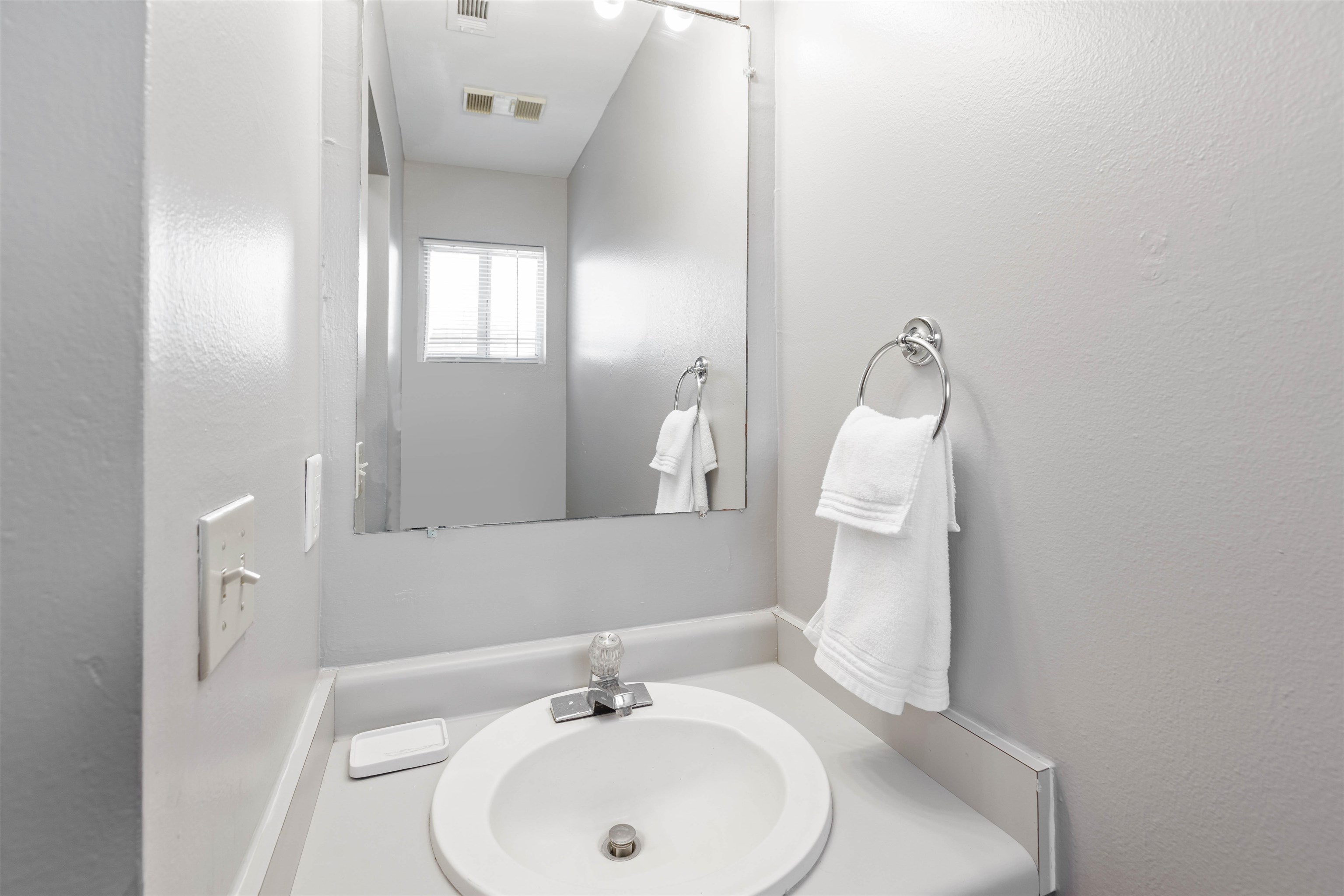 815 W PENSACOLA Street