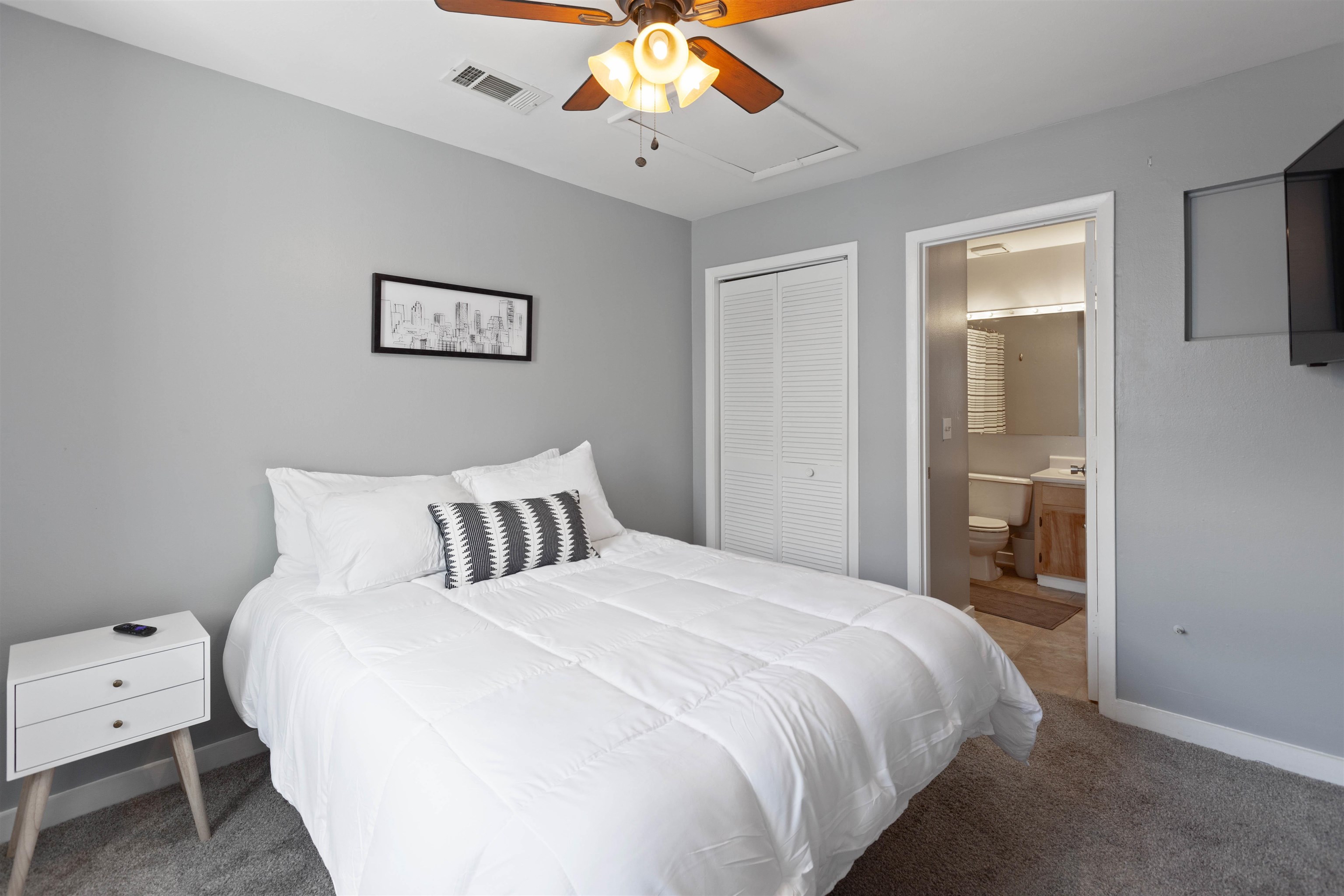 815 W PENSACOLA Street