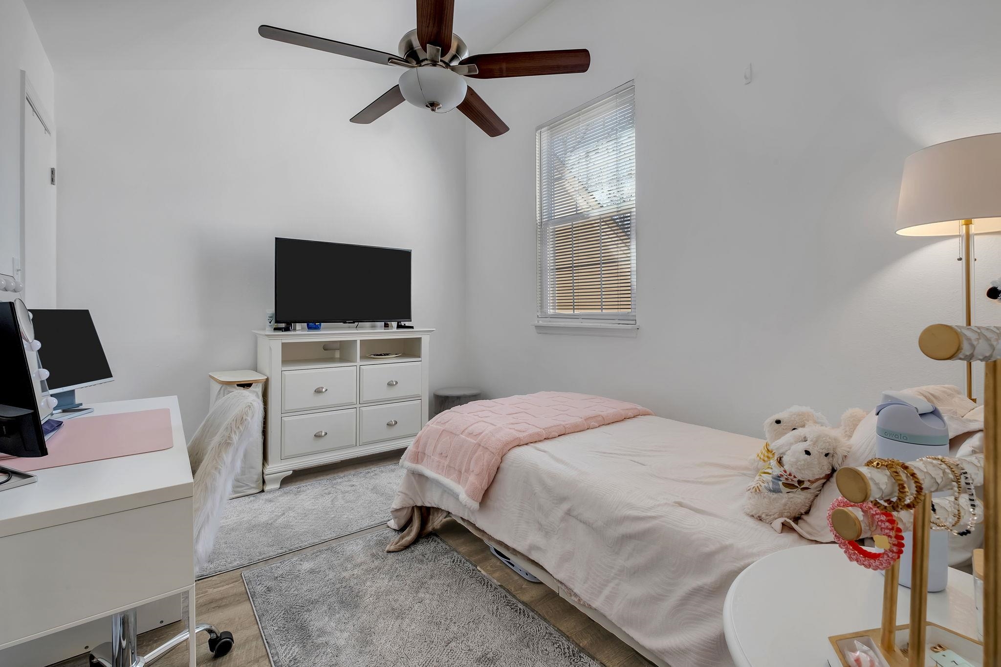 2187 Parrot Lane