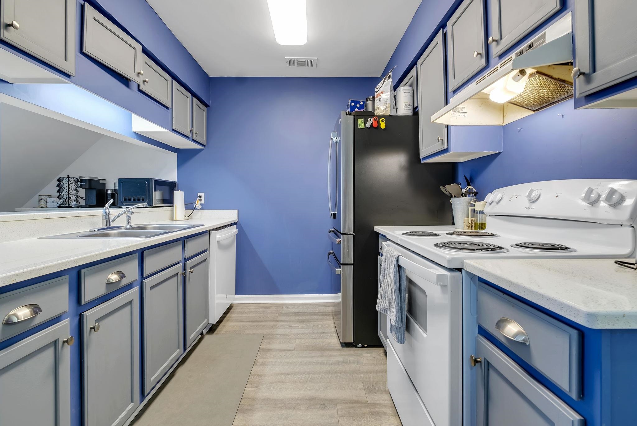 2187 Parrot Lane