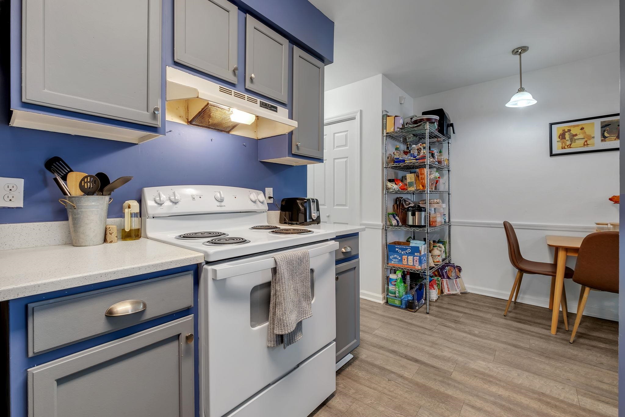 2187 Parrot Lane