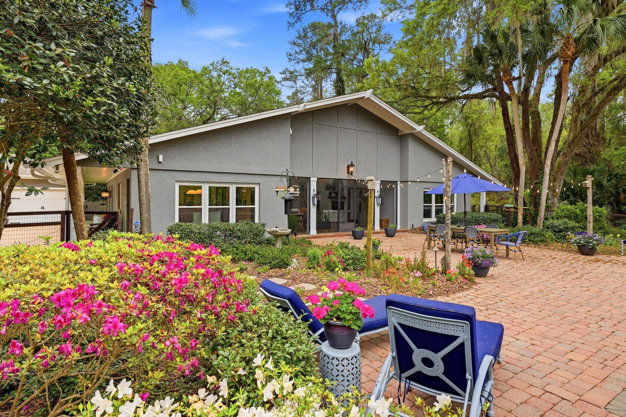 3409 LAKESHORE Drive