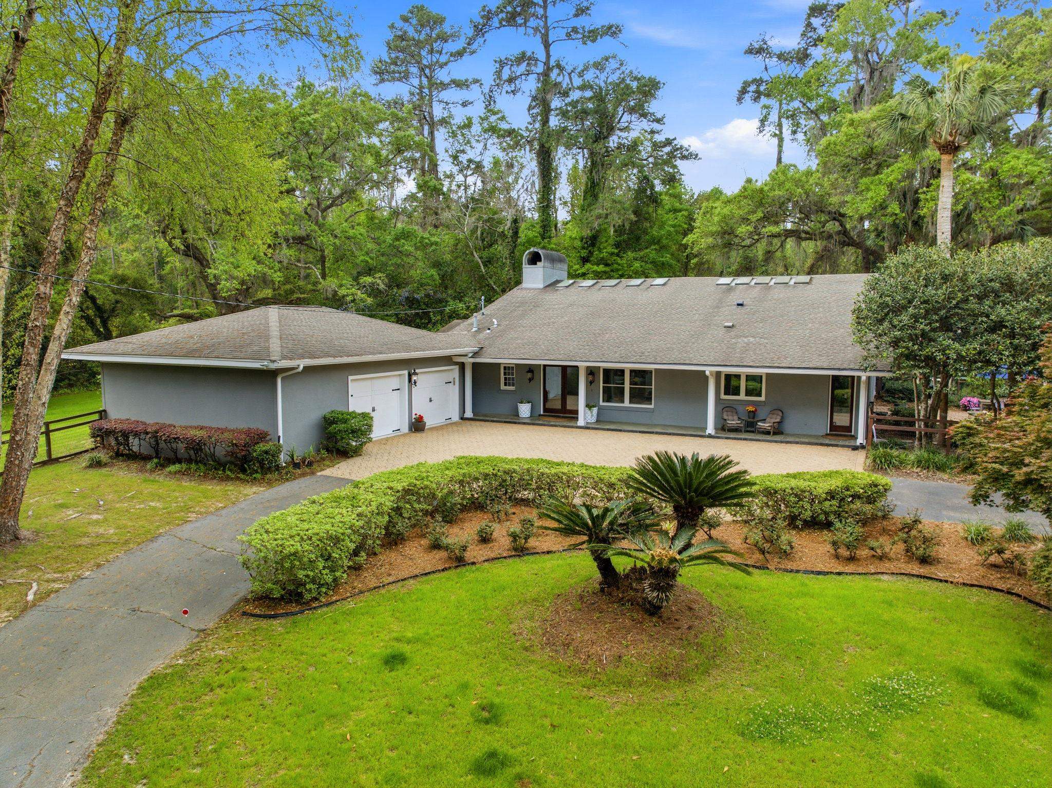 3409 LAKESHORE Drive