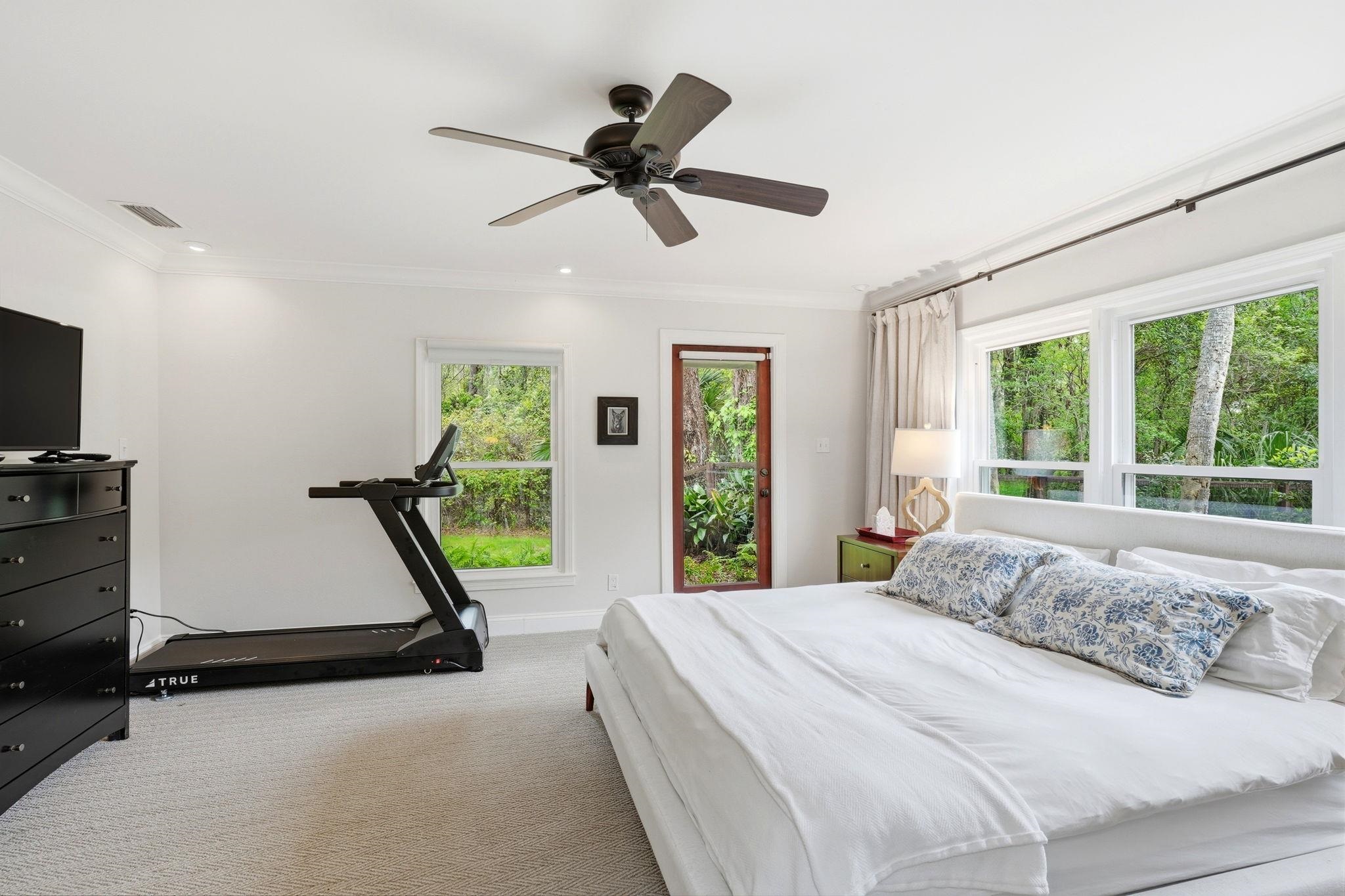 3409 LAKESHORE Drive