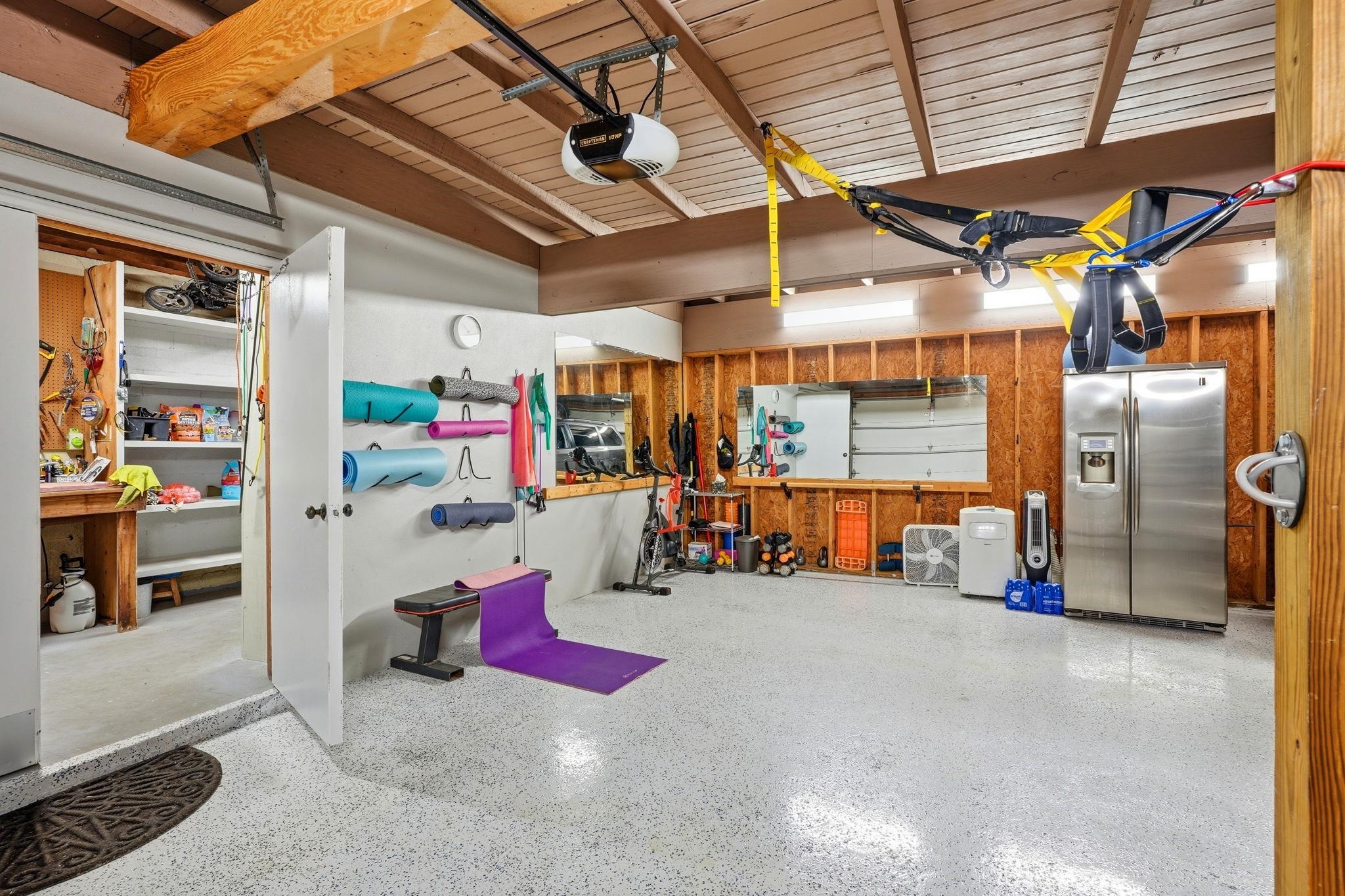 3409 LAKESHORE Drive