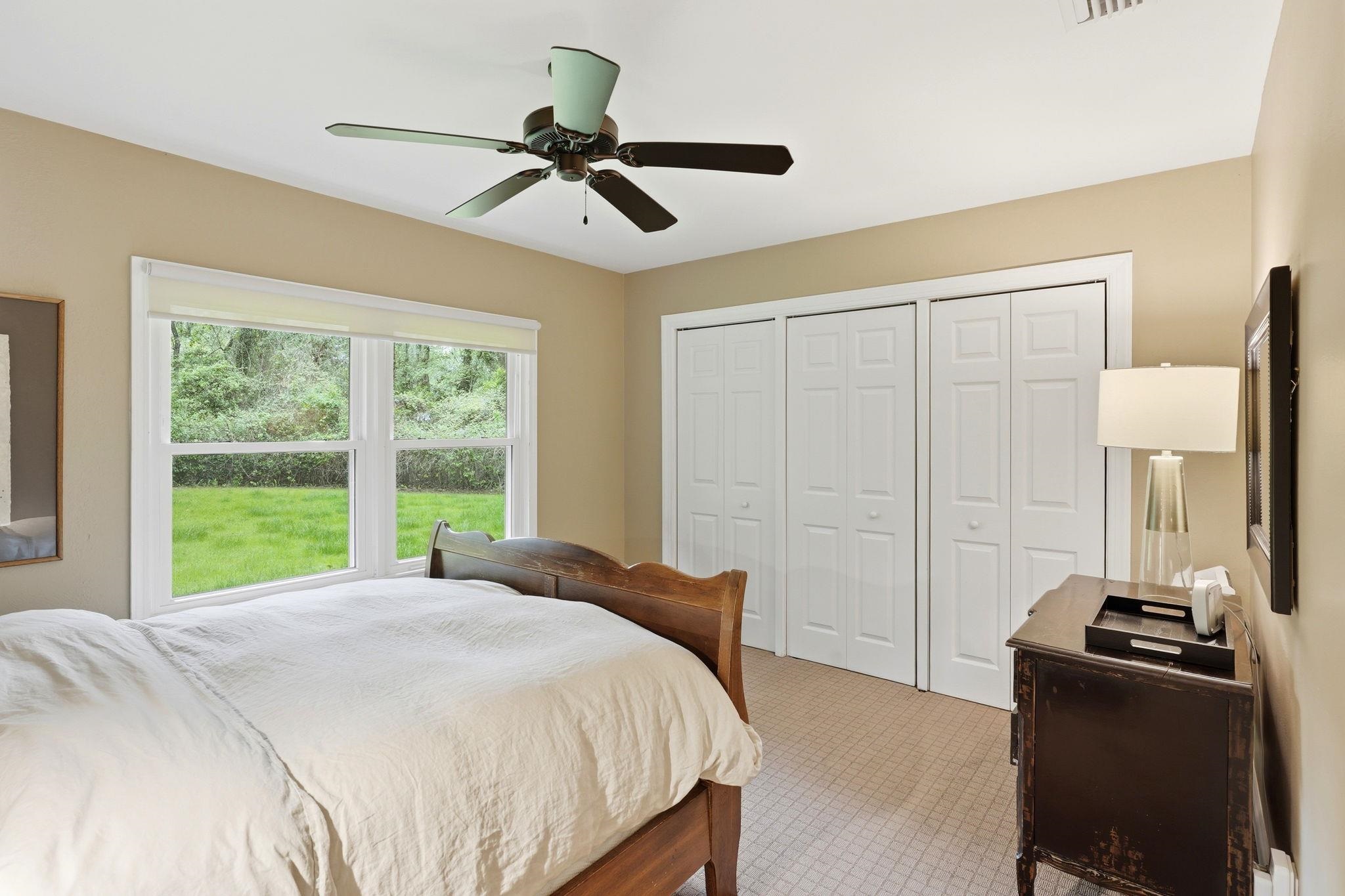 3409 LAKESHORE Drive