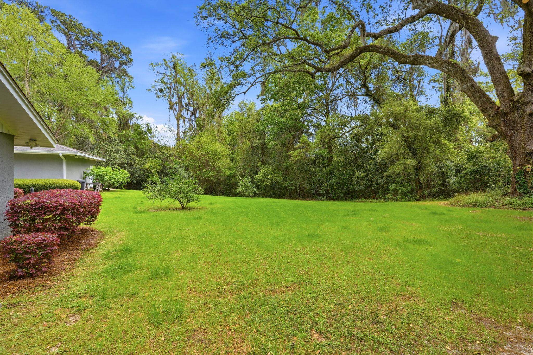 3409 LAKESHORE Drive