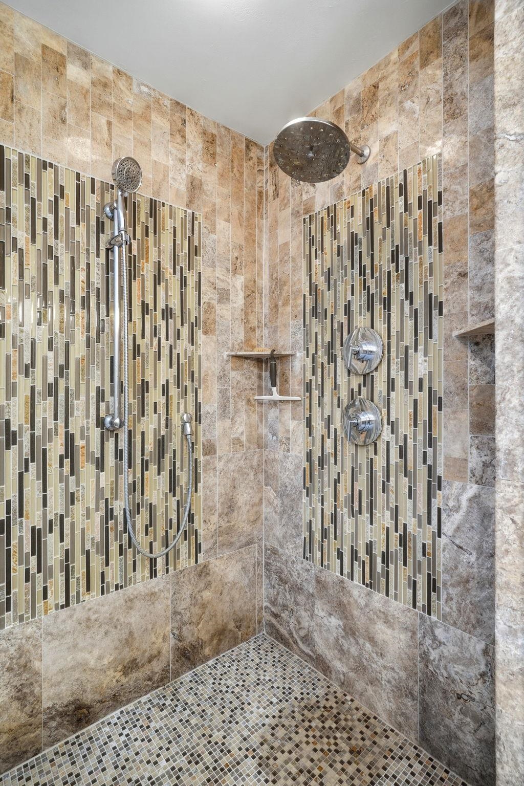 3409 LAKESHORE Drive