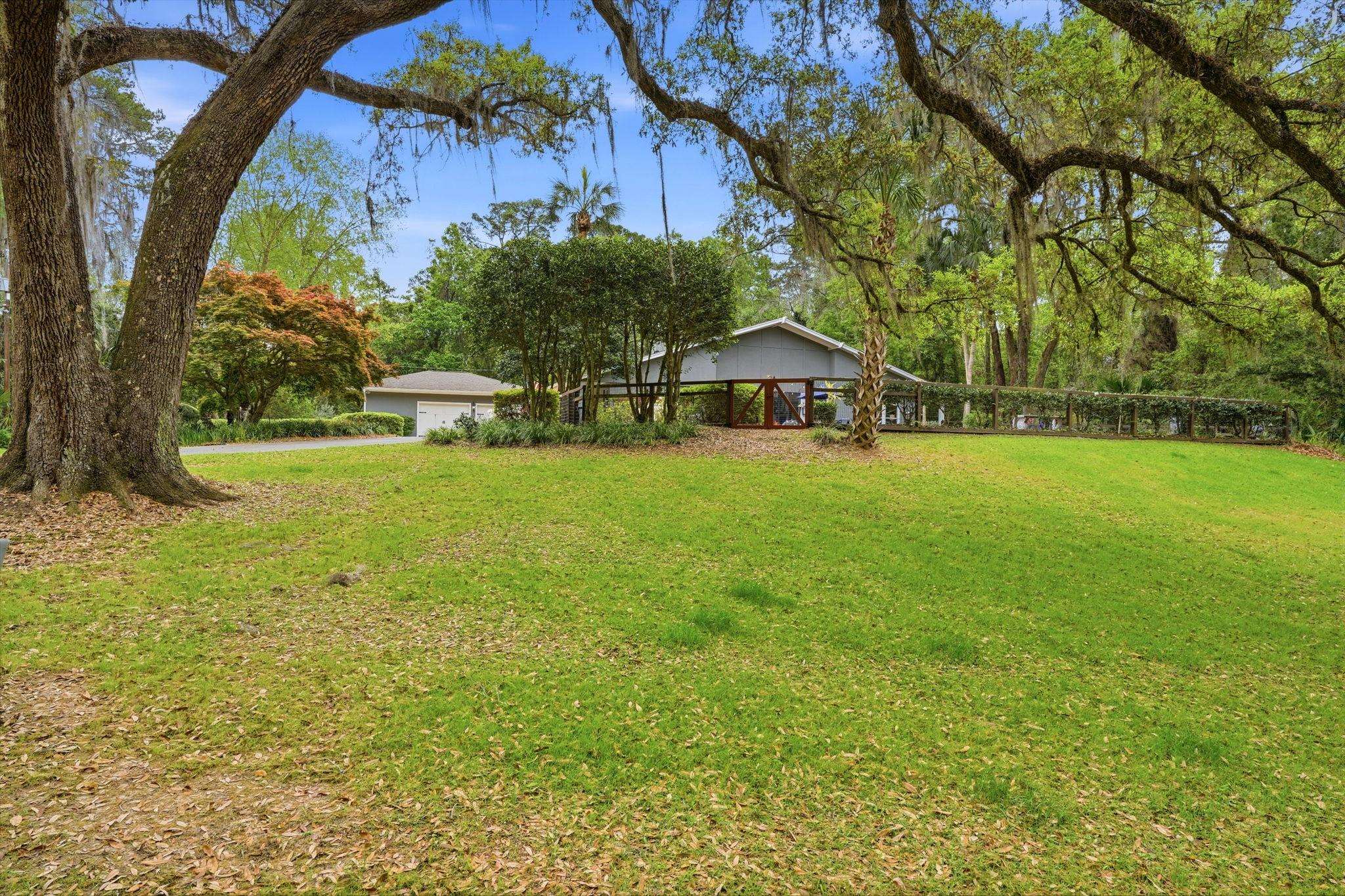 3409 LAKESHORE Drive