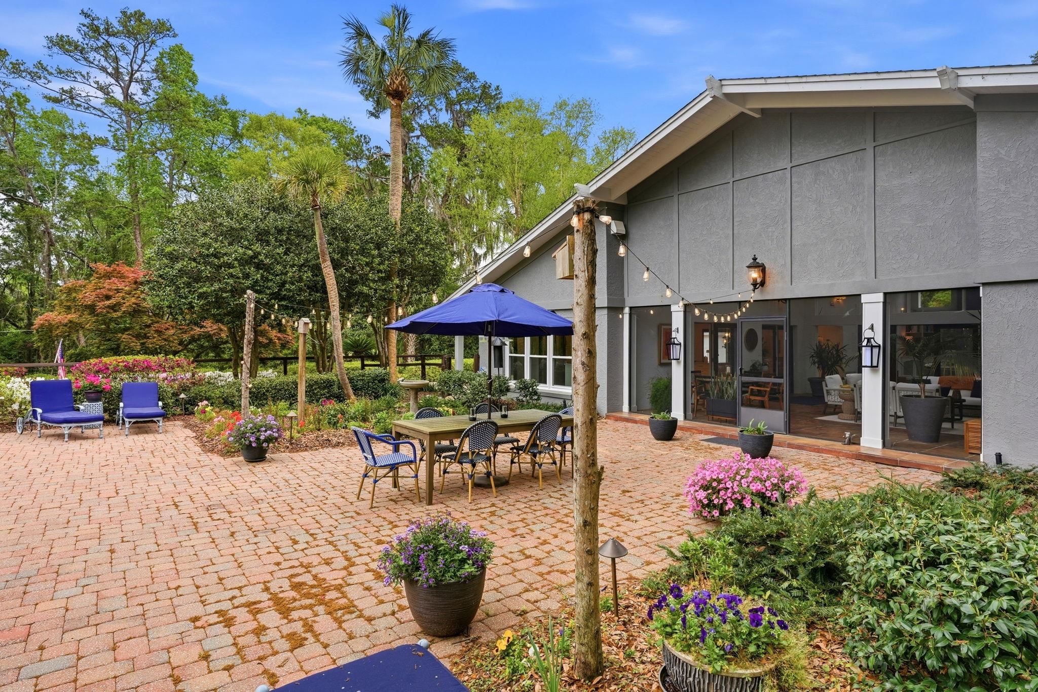 3409 LAKESHORE Drive