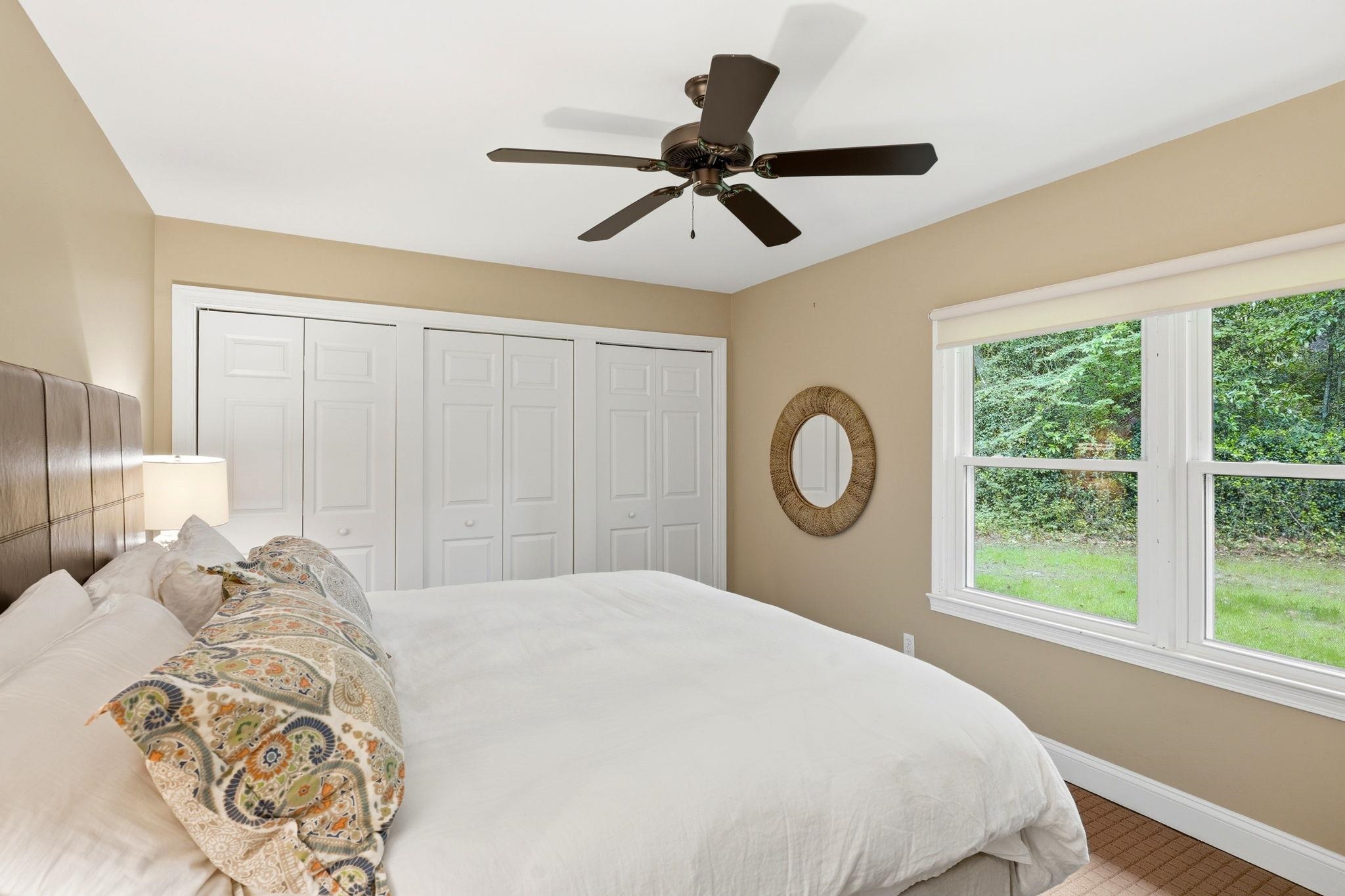 3409 LAKESHORE Drive