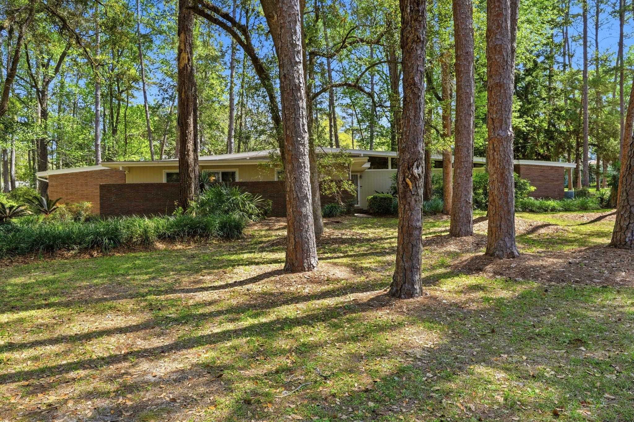 810 Middlebrooks Circle