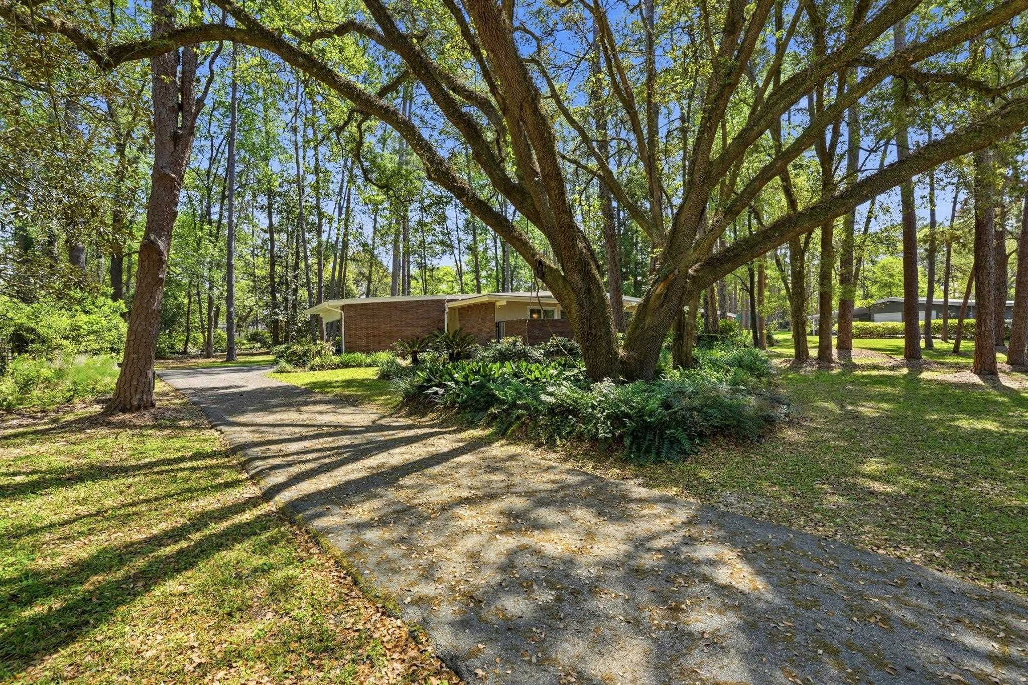 810 Middlebrooks Circle