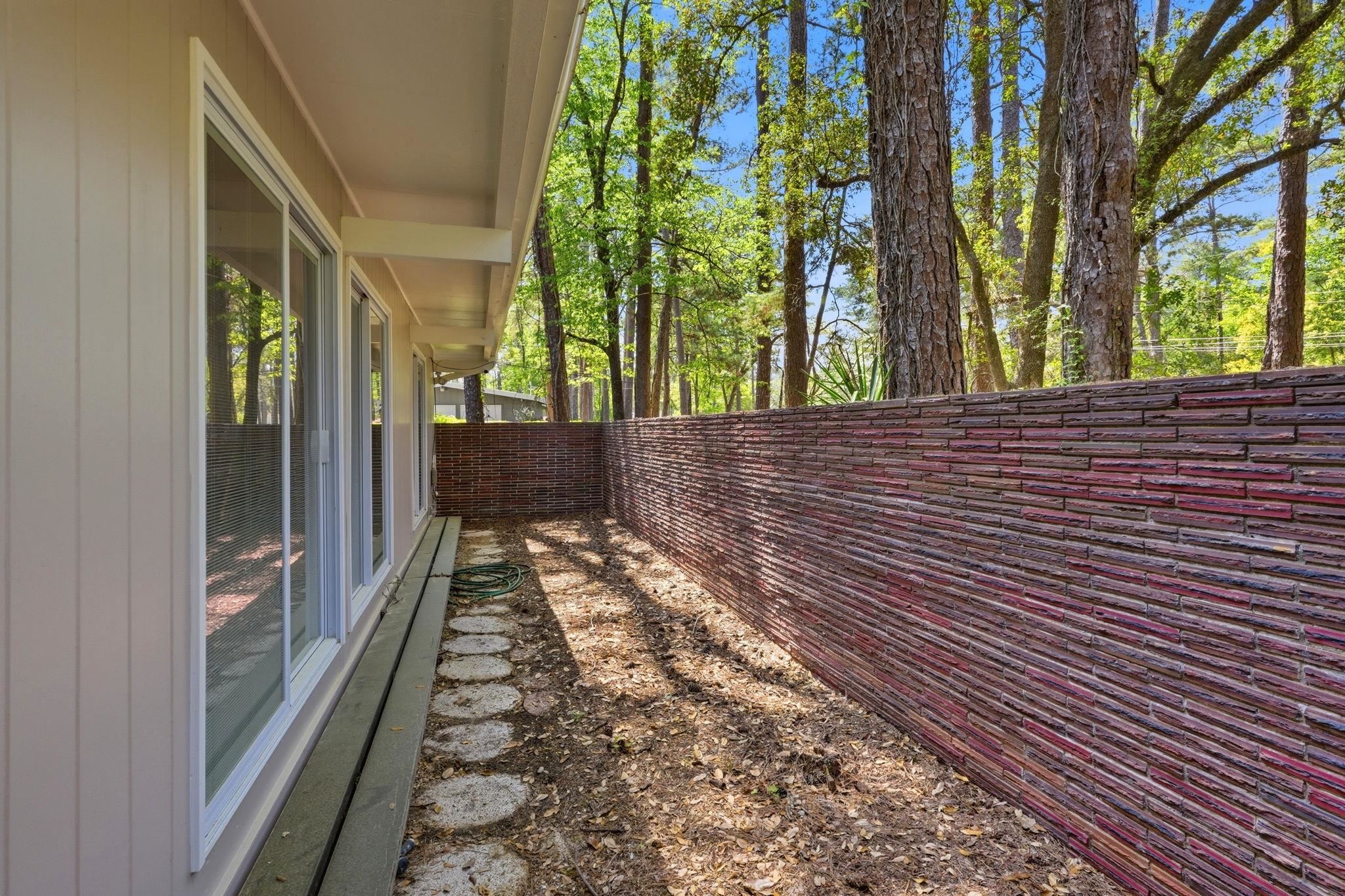 810 Middlebrooks Circle