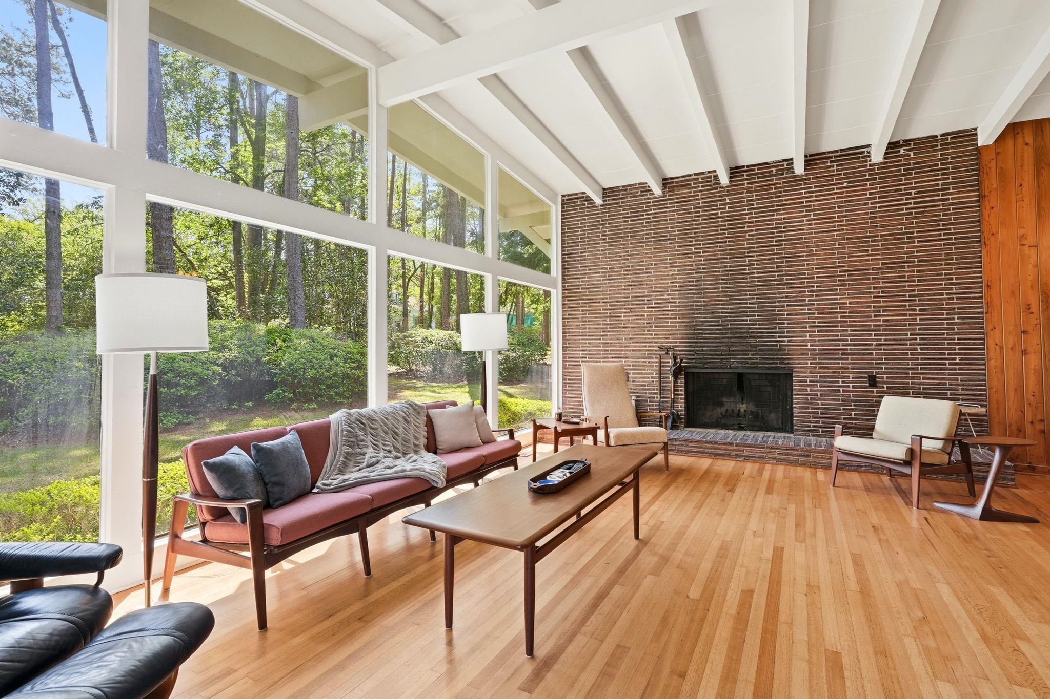 810 Middlebrooks Circle