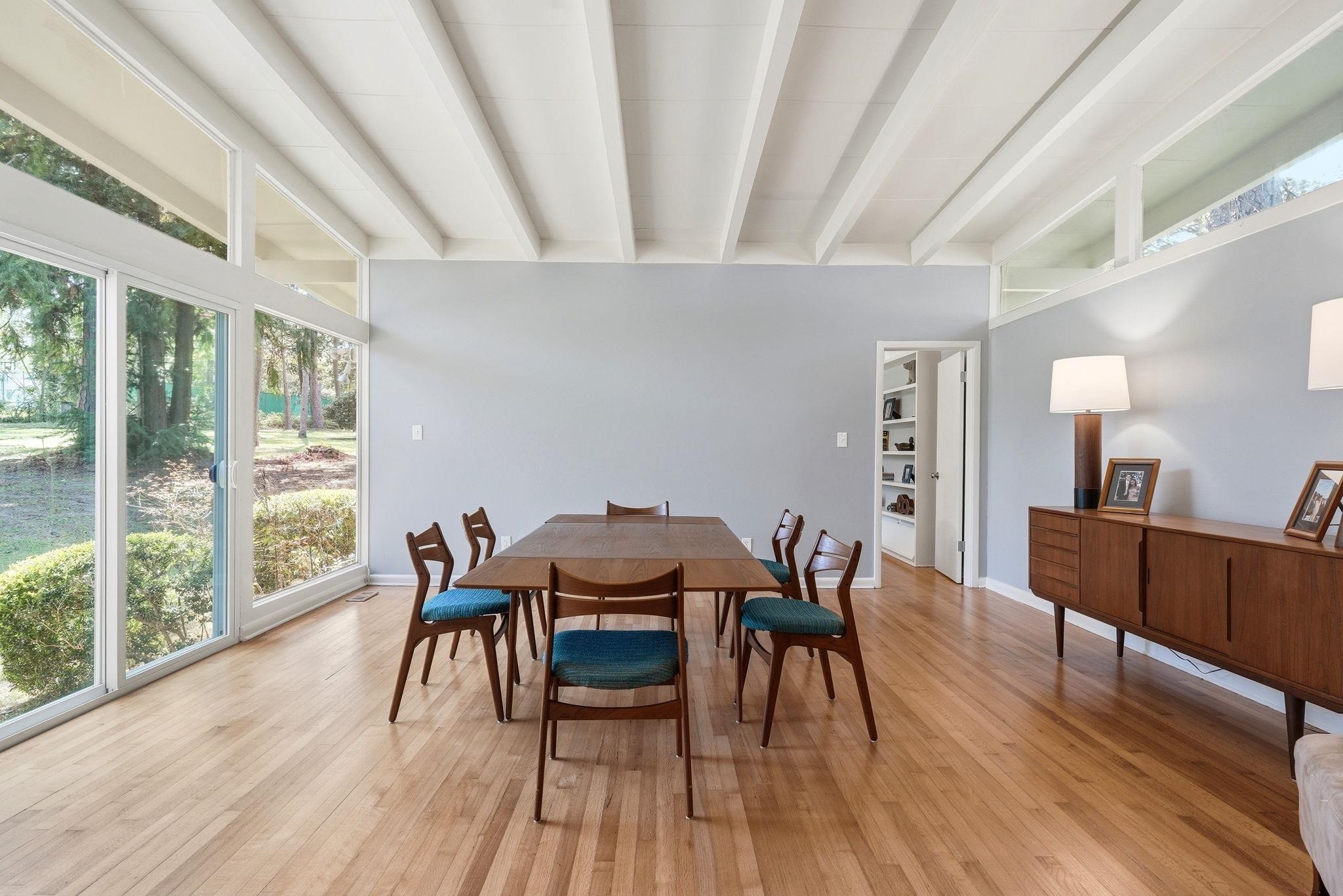 810 Middlebrooks Circle