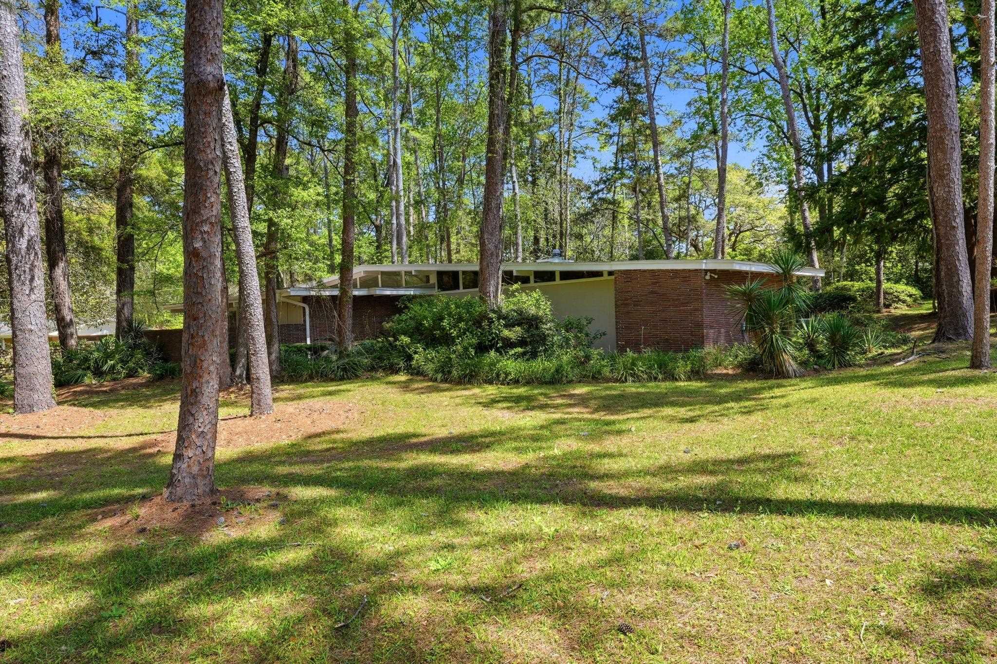 810 Middlebrooks Circle
