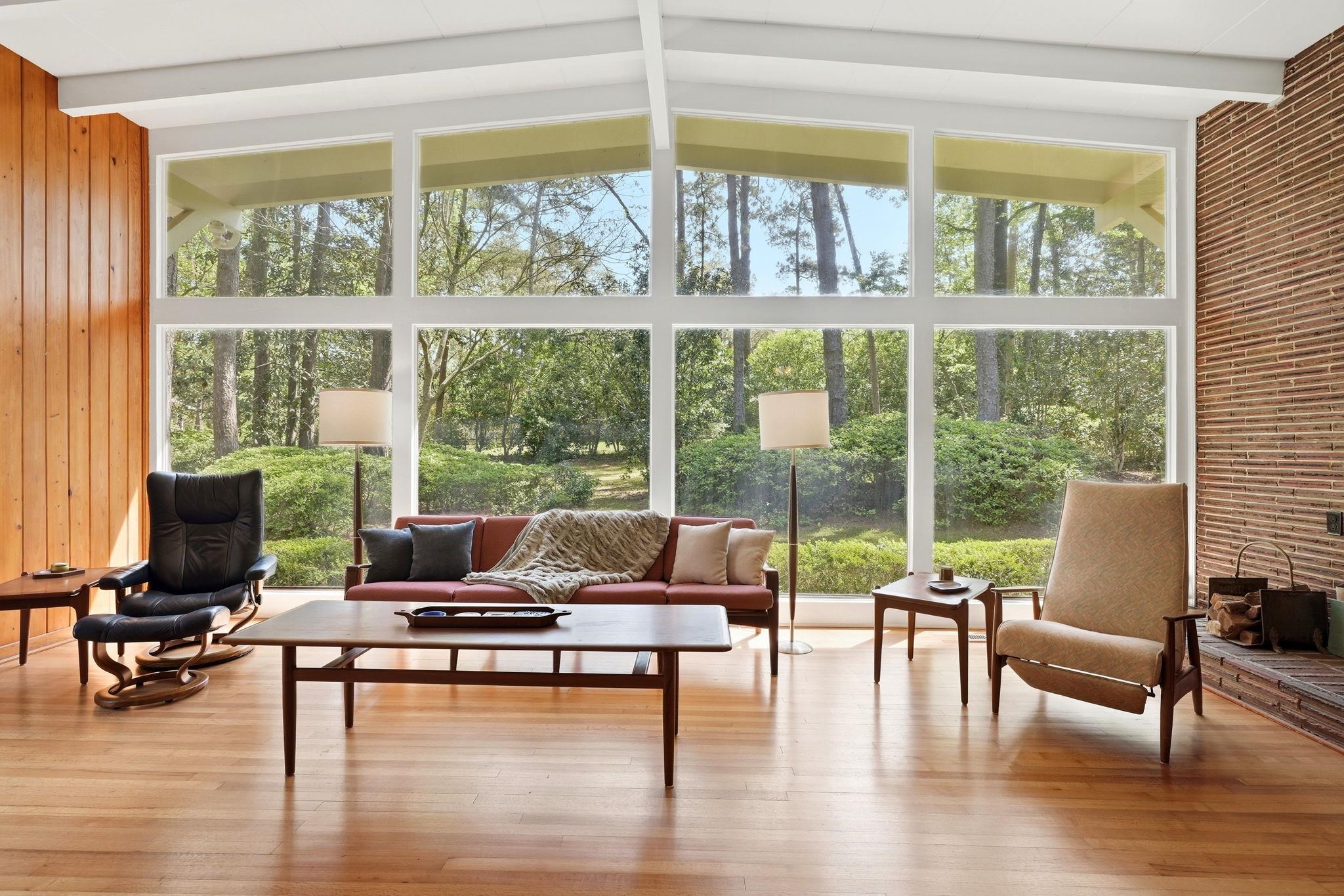 810 Middlebrooks Circle