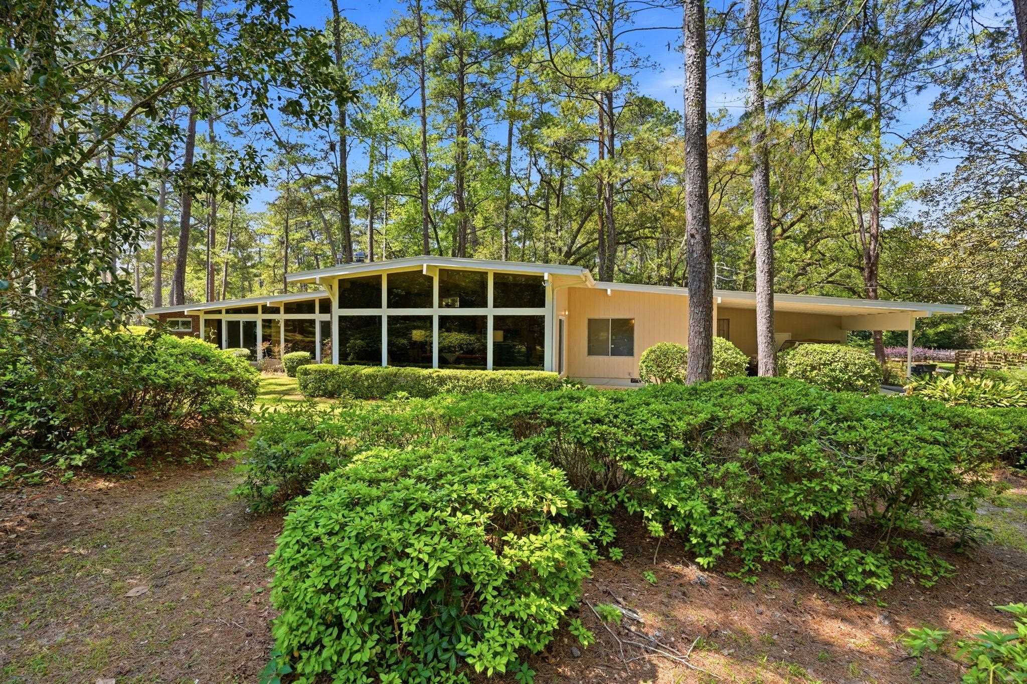 810 Middlebrooks Circle