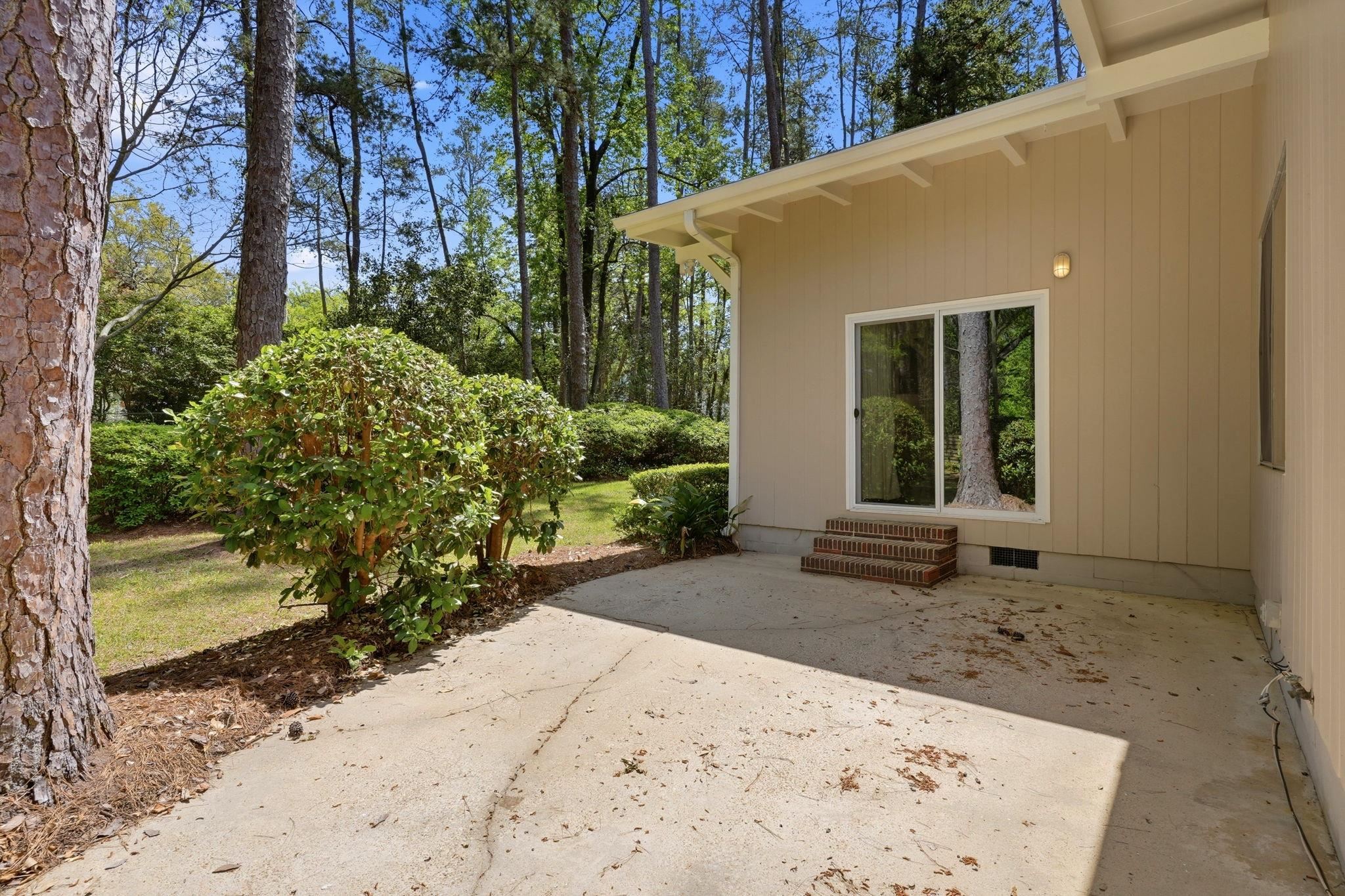 810 Middlebrooks Circle