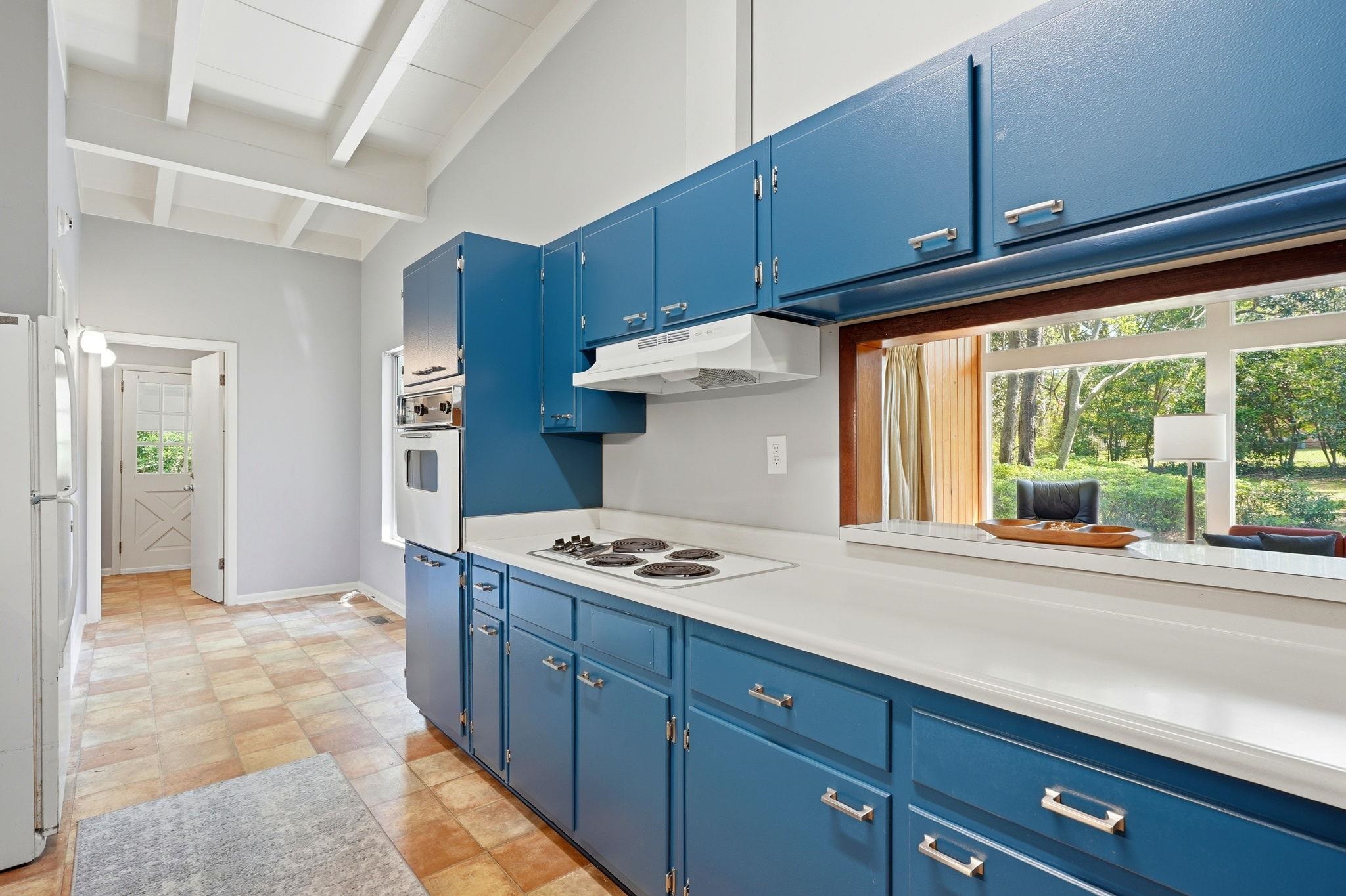 810 Middlebrooks Circle