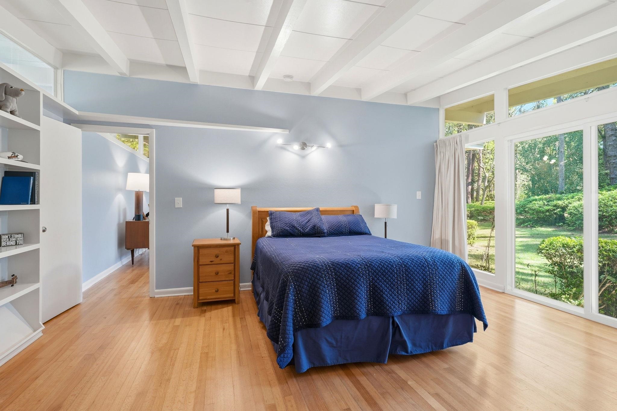 810 Middlebrooks Circle