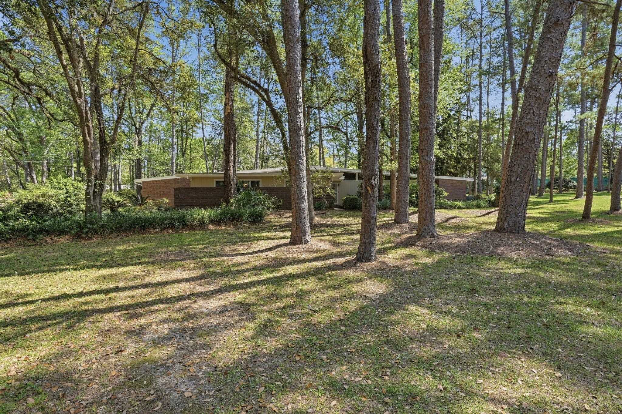 810 Middlebrooks Circle