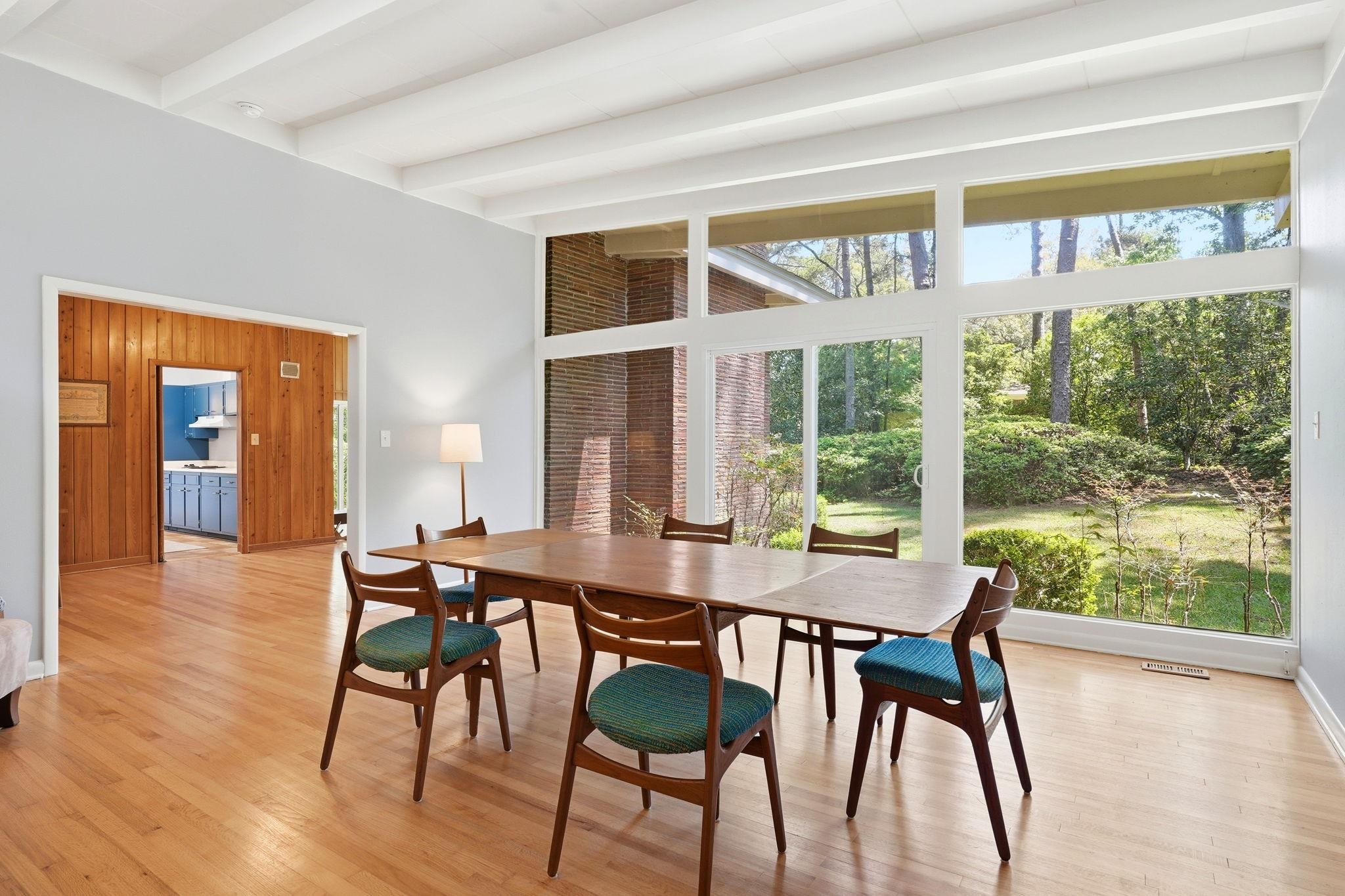 810 Middlebrooks Circle