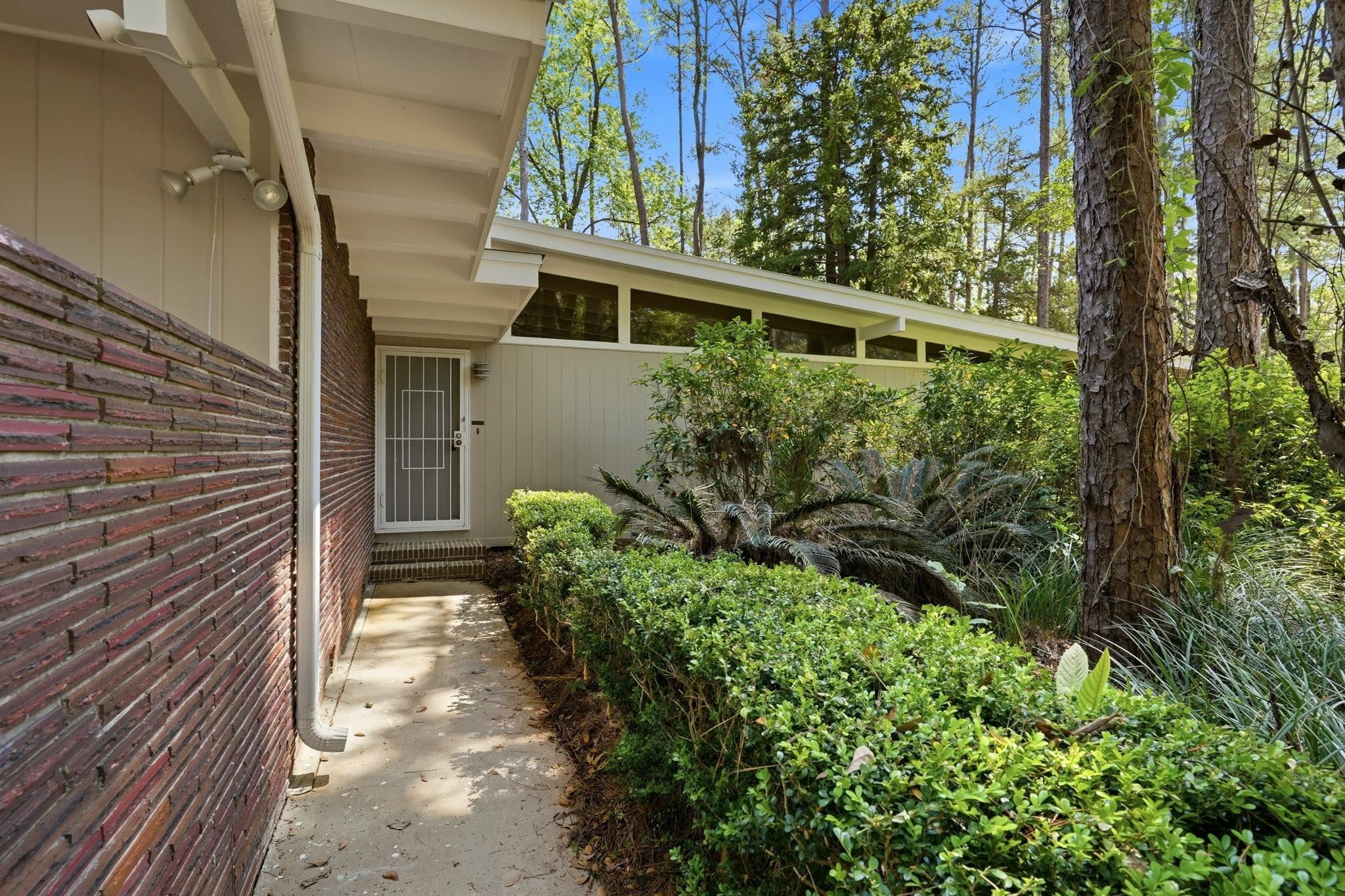 810 Middlebrooks Circle