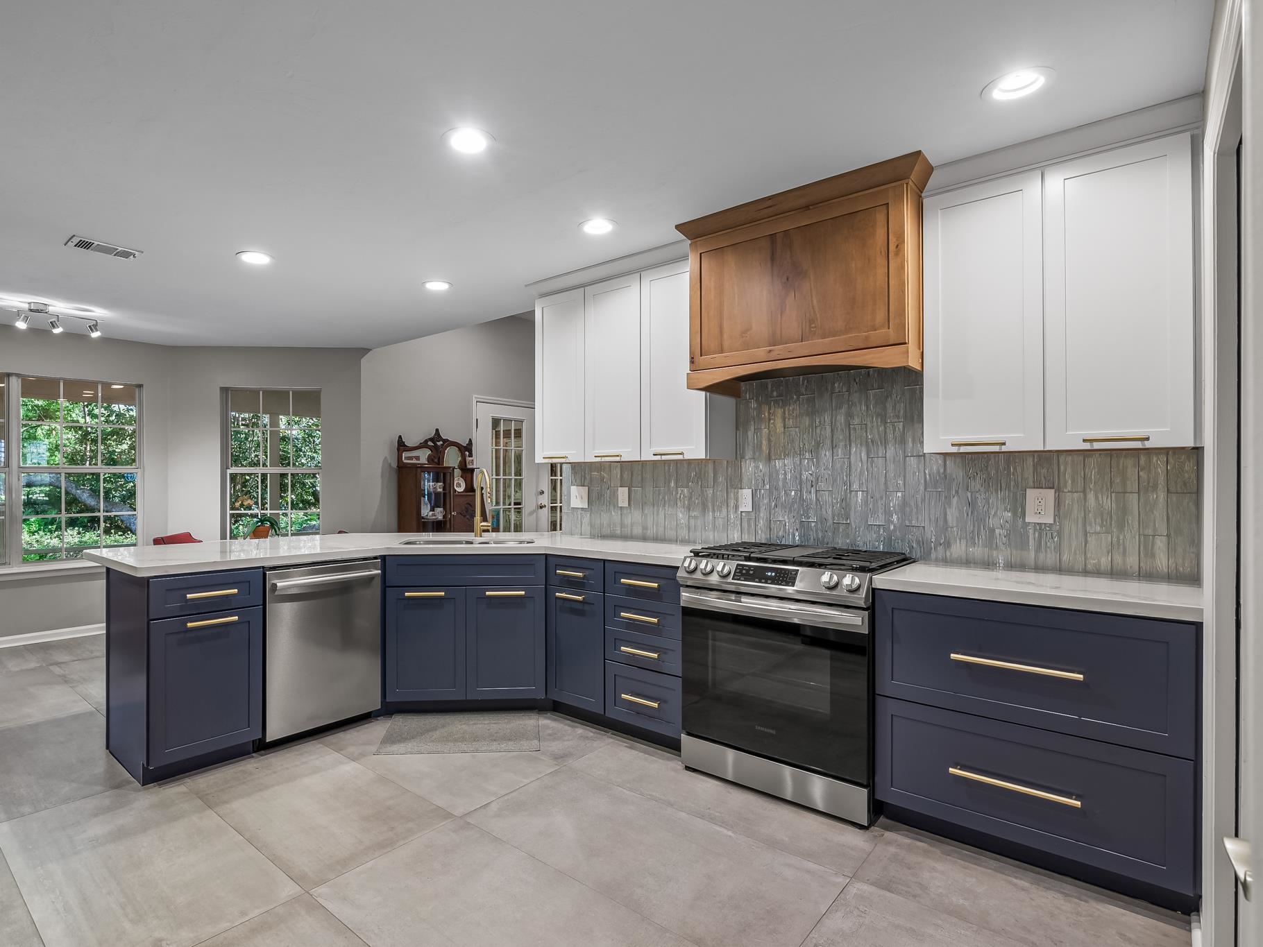 2912 Quail Rise Court